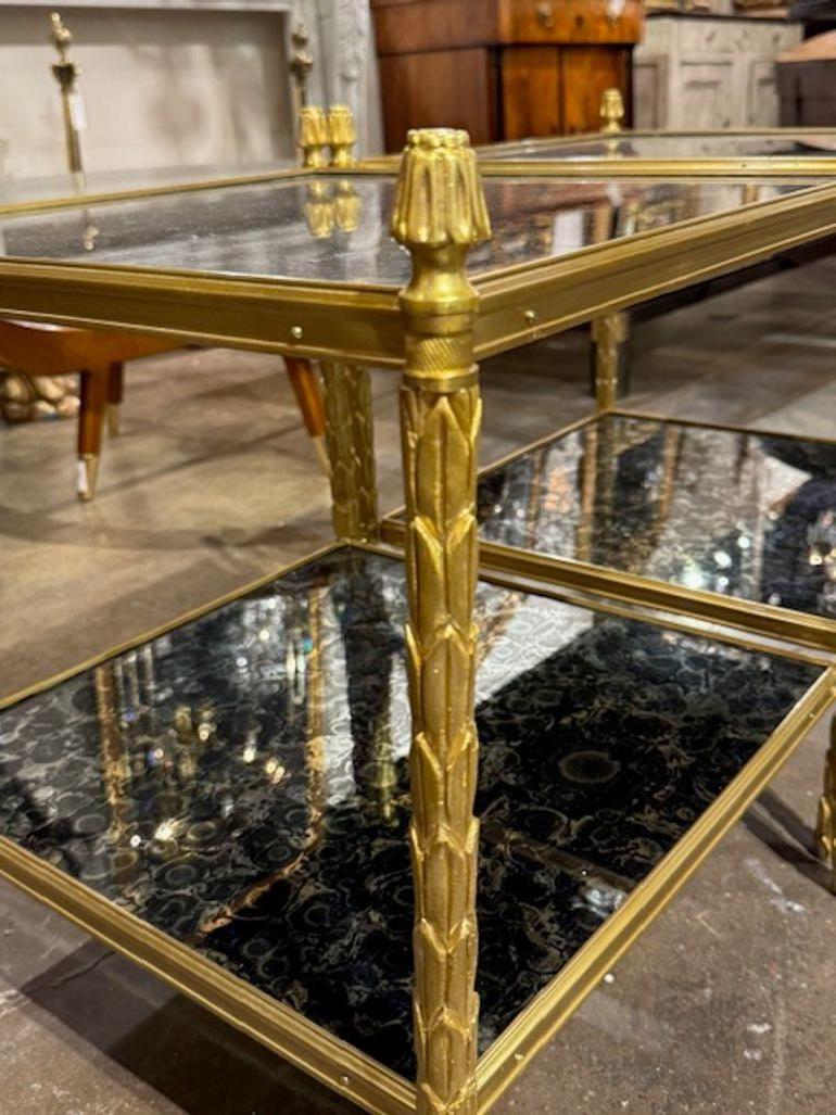 Paire de tables d'appoint en laiton et verre églomisé de style Jansen Bon état - En vente à Dallas, TX