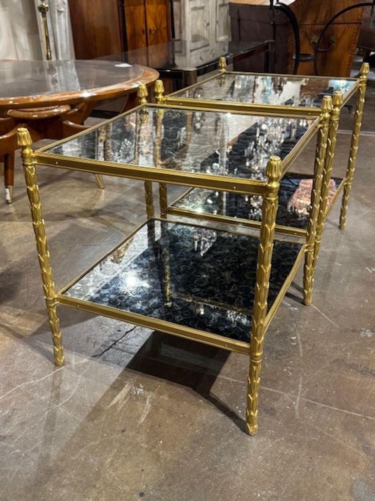 Laiton Paire de tables d'appoint en laiton et verre églomisé de style Jansen en vente