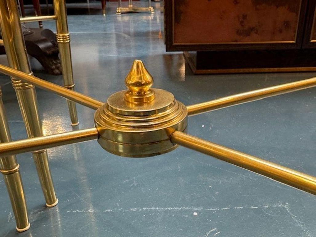 Pair of Jansen Style Brass Bamboo Form and Glass Side Tables (21. Jahrhundert und zeitgenössisch) im Angebot