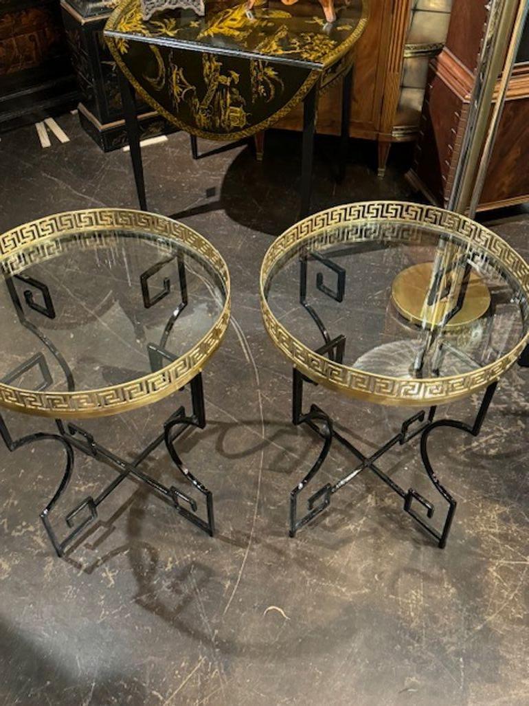 Acier Paire de tables d'appoint à clé grecque de style Jansen en vente