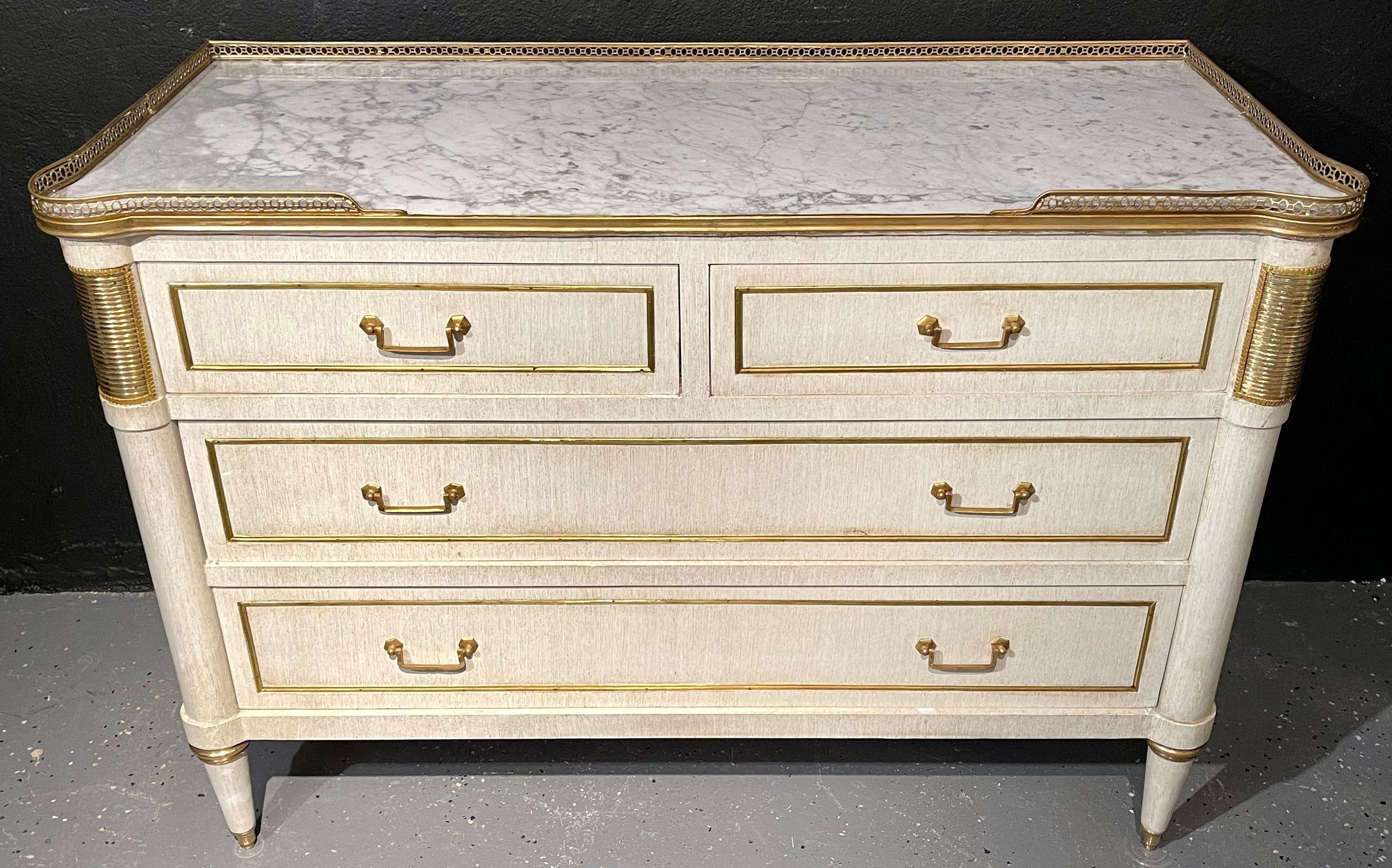 Pair of Jansen Style Marble Top Commodes / Nightstands Painted Linen Finished In Good Condition In Manhasset, NY
