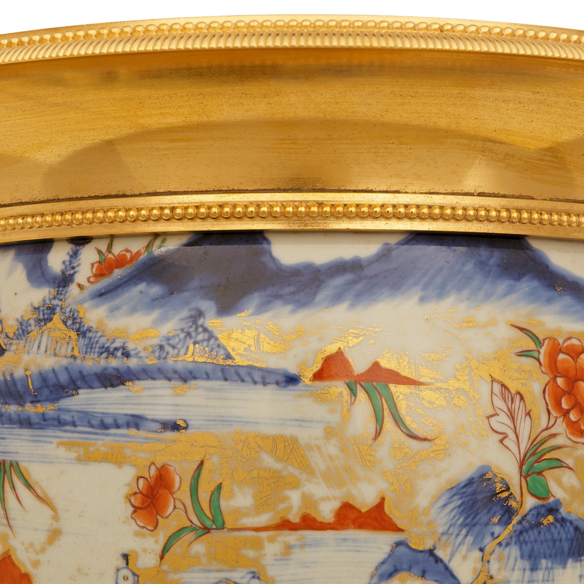 pair of Japanese 18th century Imari Porcelain and French Ormolu mounted urns In Good Condition For Sale In West Palm Beach, FL