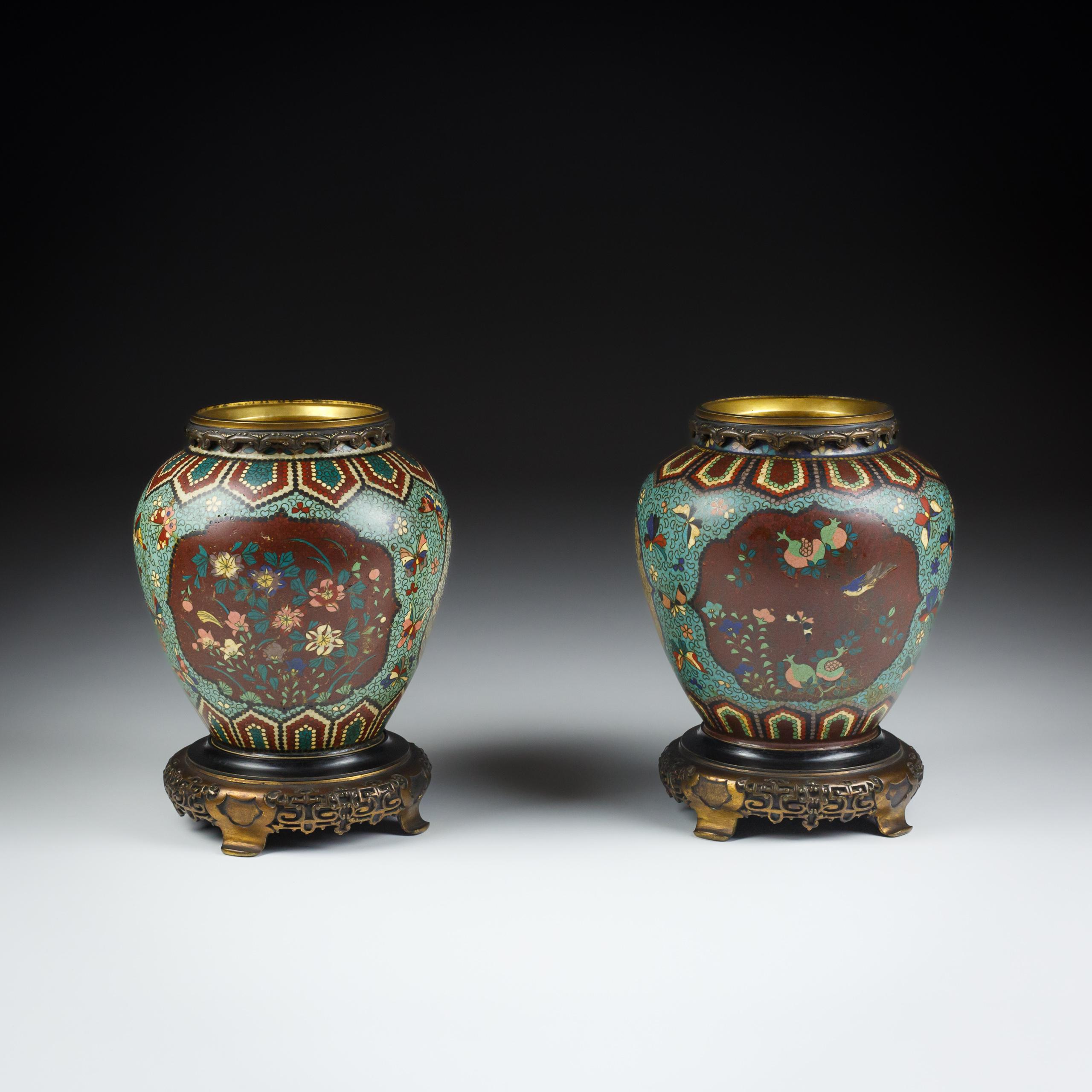 Pareja de jarrones japoneses de cloisonné del siglo XIX Japonés en venta