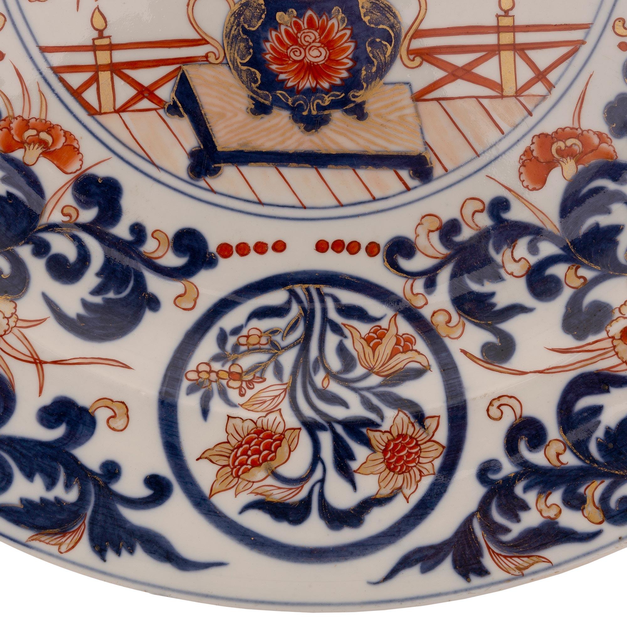 Pair of Japanese 19th Century Imari Porcelain Plates For Sale 4