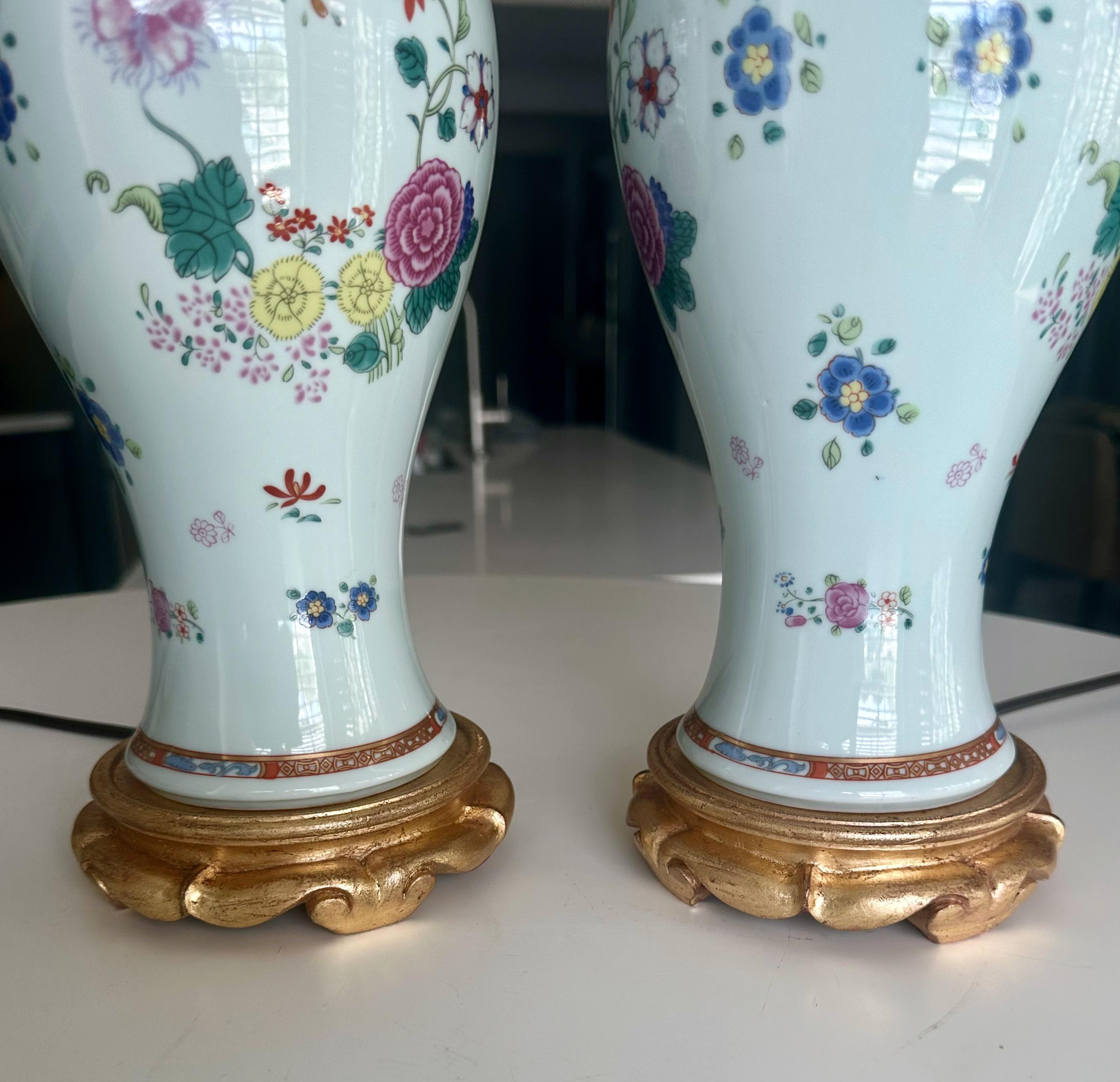 Paire de lampes de bureau japonaises Aichi en porcelaine à fleurs en vente 4