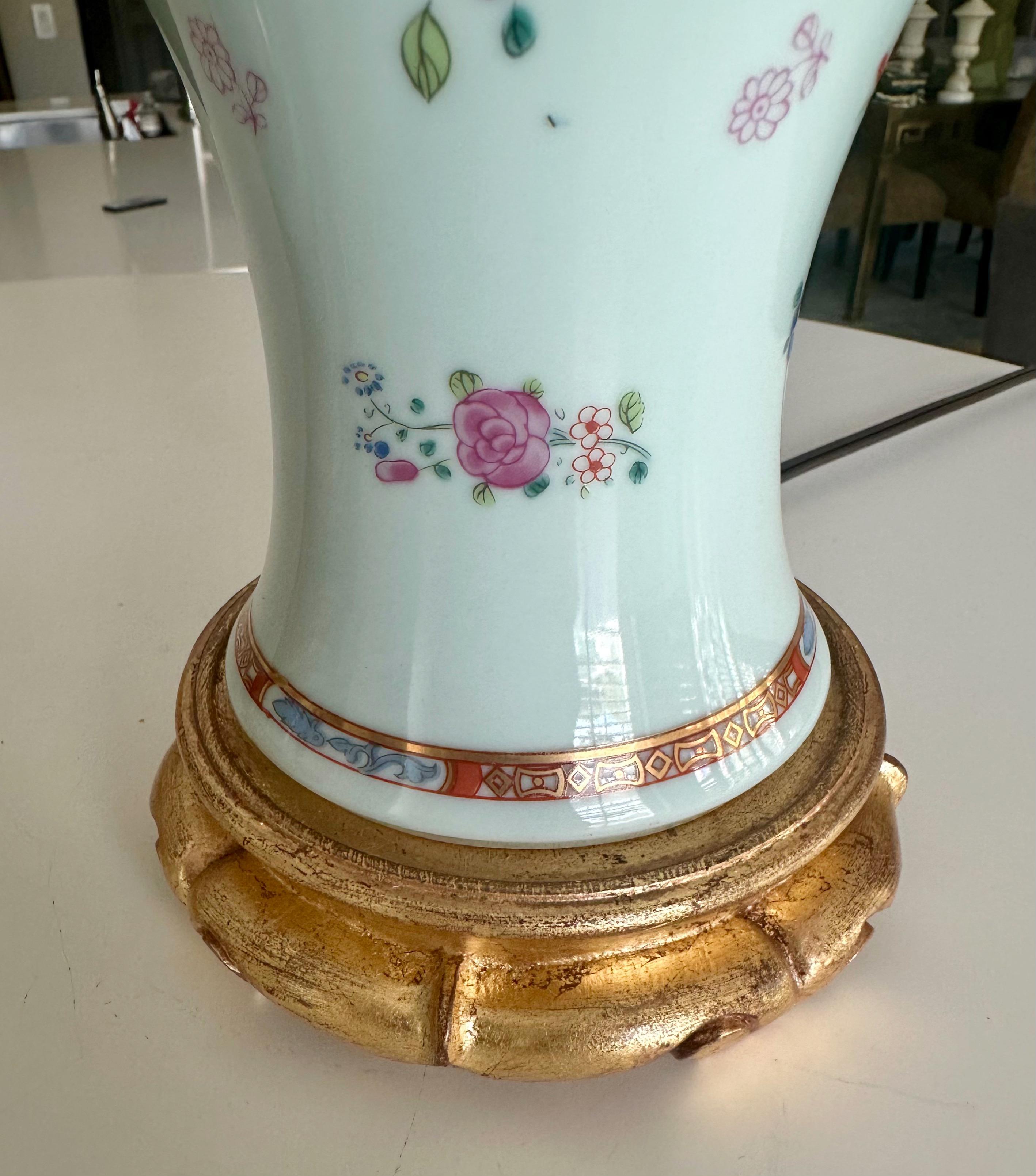 Paire de lampes de bureau japonaises Aichi en porcelaine à fleurs en vente 5