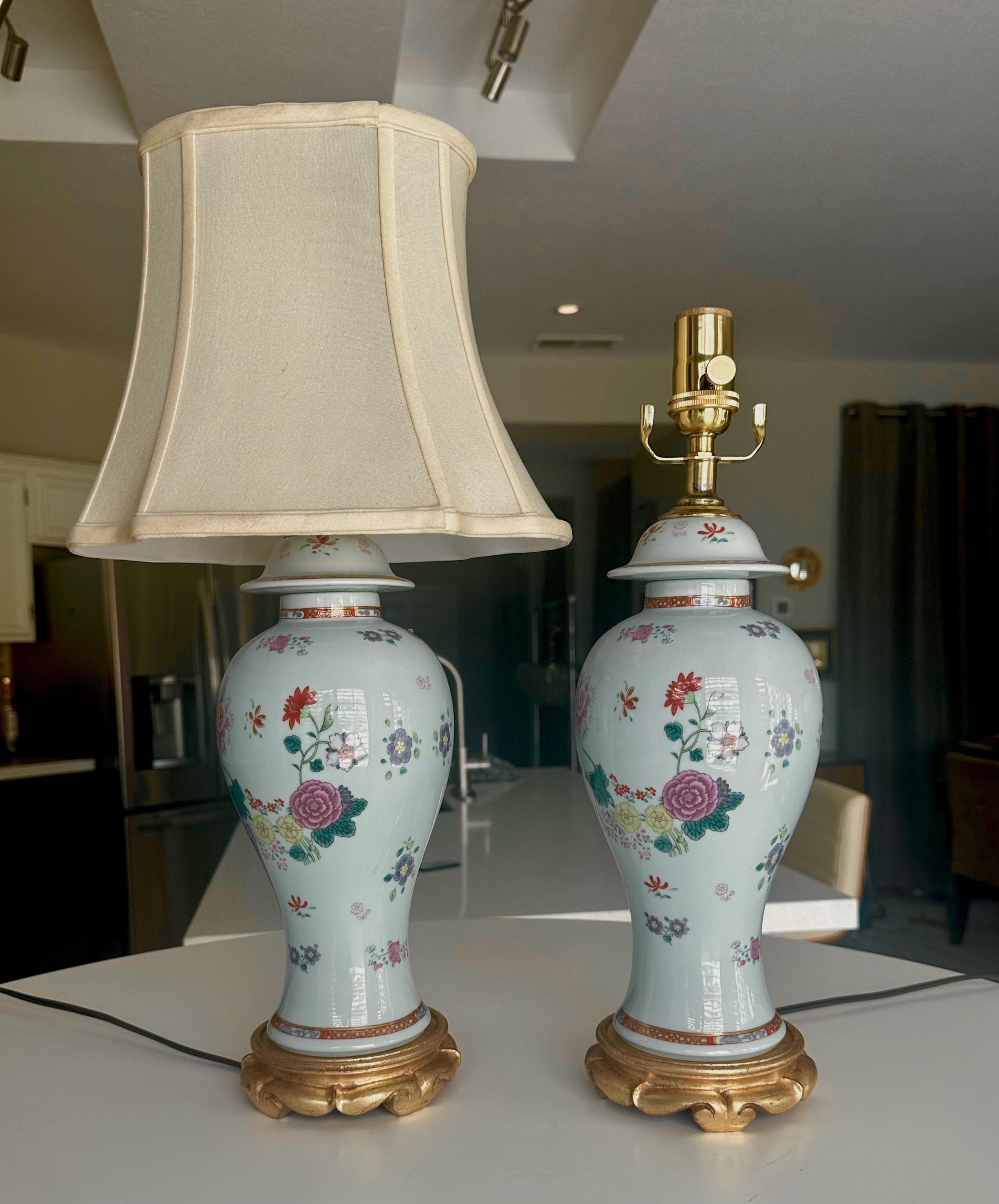 Paire de lampes de bureau japonaises Aichi en porcelaine à fleurs en vente 9