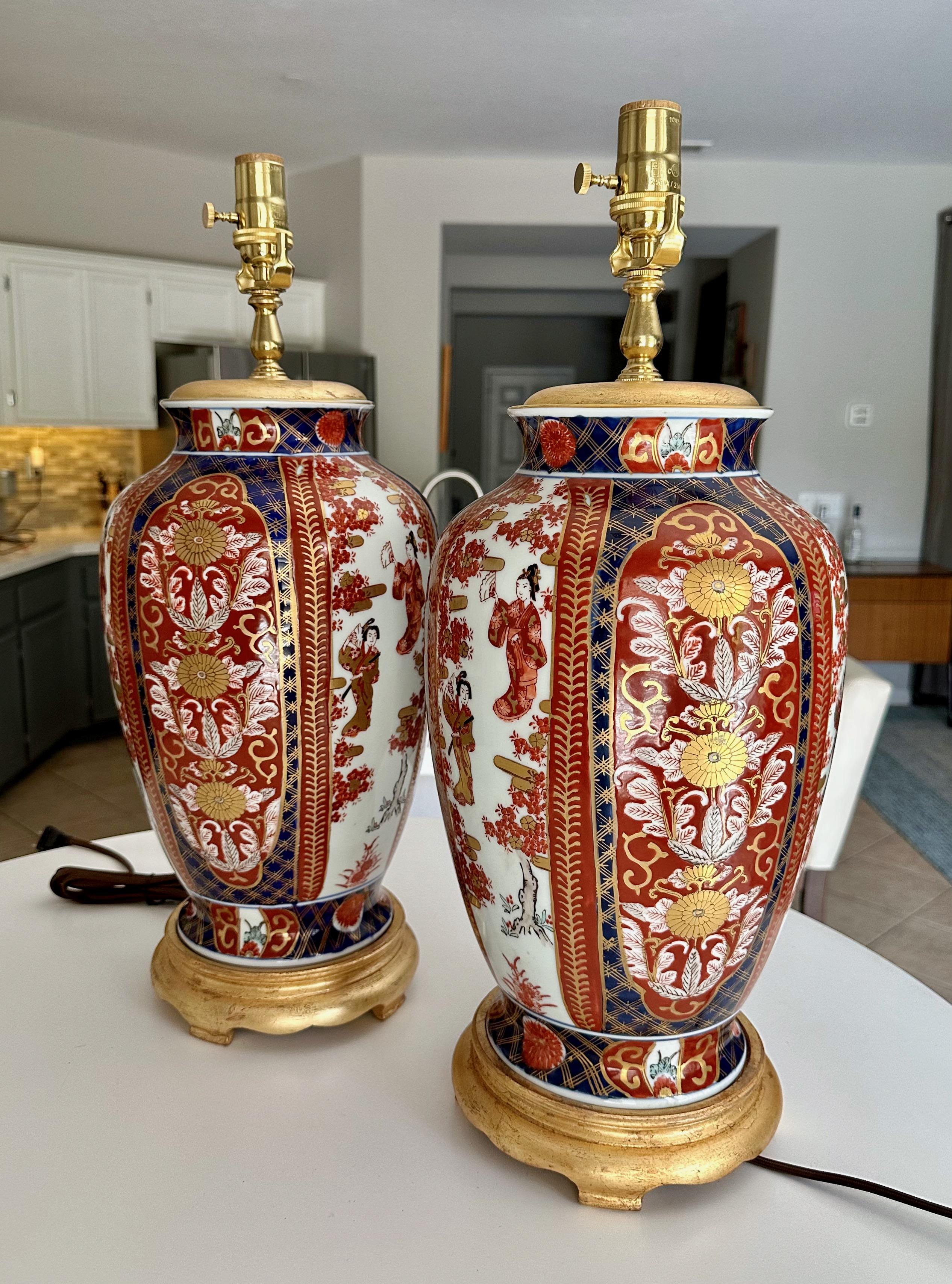 20th Century Pair of Japanese Asian Imari Porcelain Table Lamps For Sale