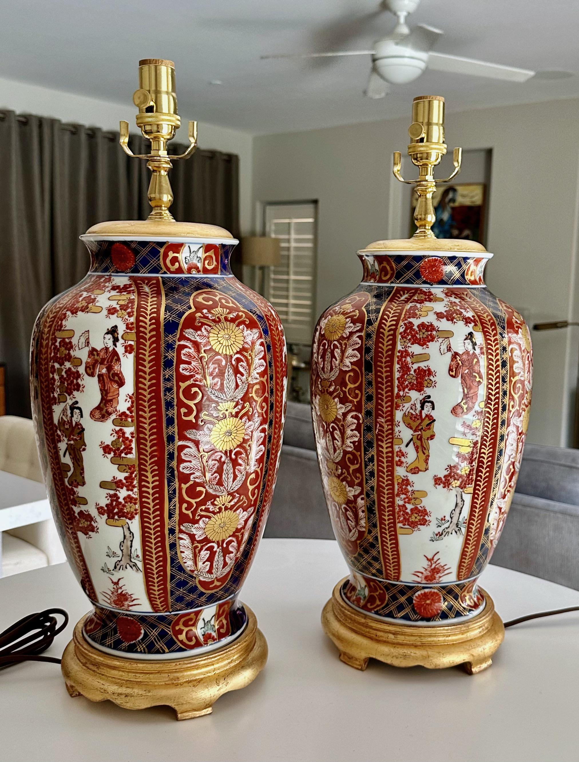 Brass Pair of Japanese Asian Imari Porcelain Table Lamps For Sale