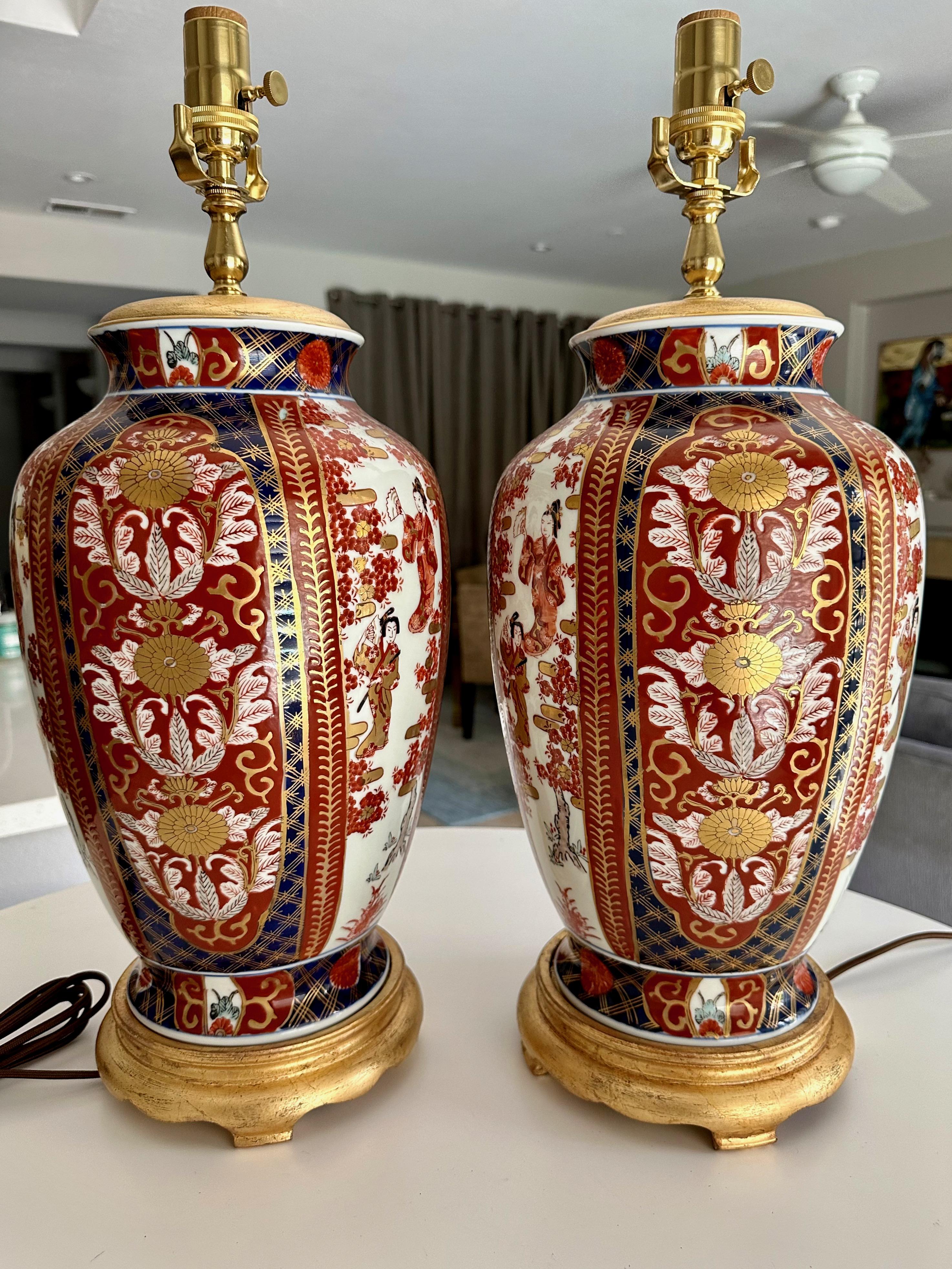 Pair of Japanese Asian Imari Porcelain Table Lamps For Sale 2
