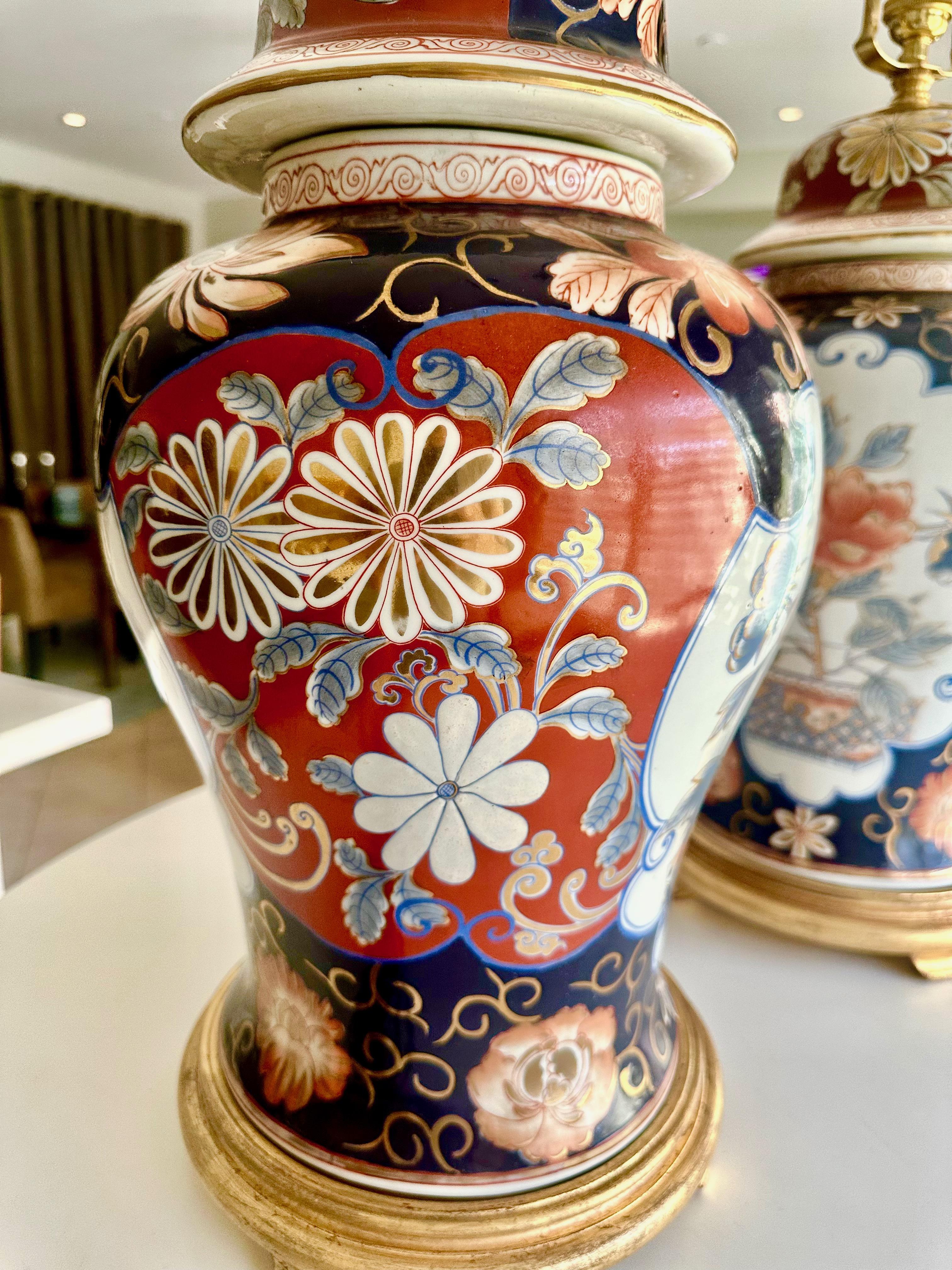 Paire de lampes de table japonaises en porcelaine Imari Porcelain en vente 2