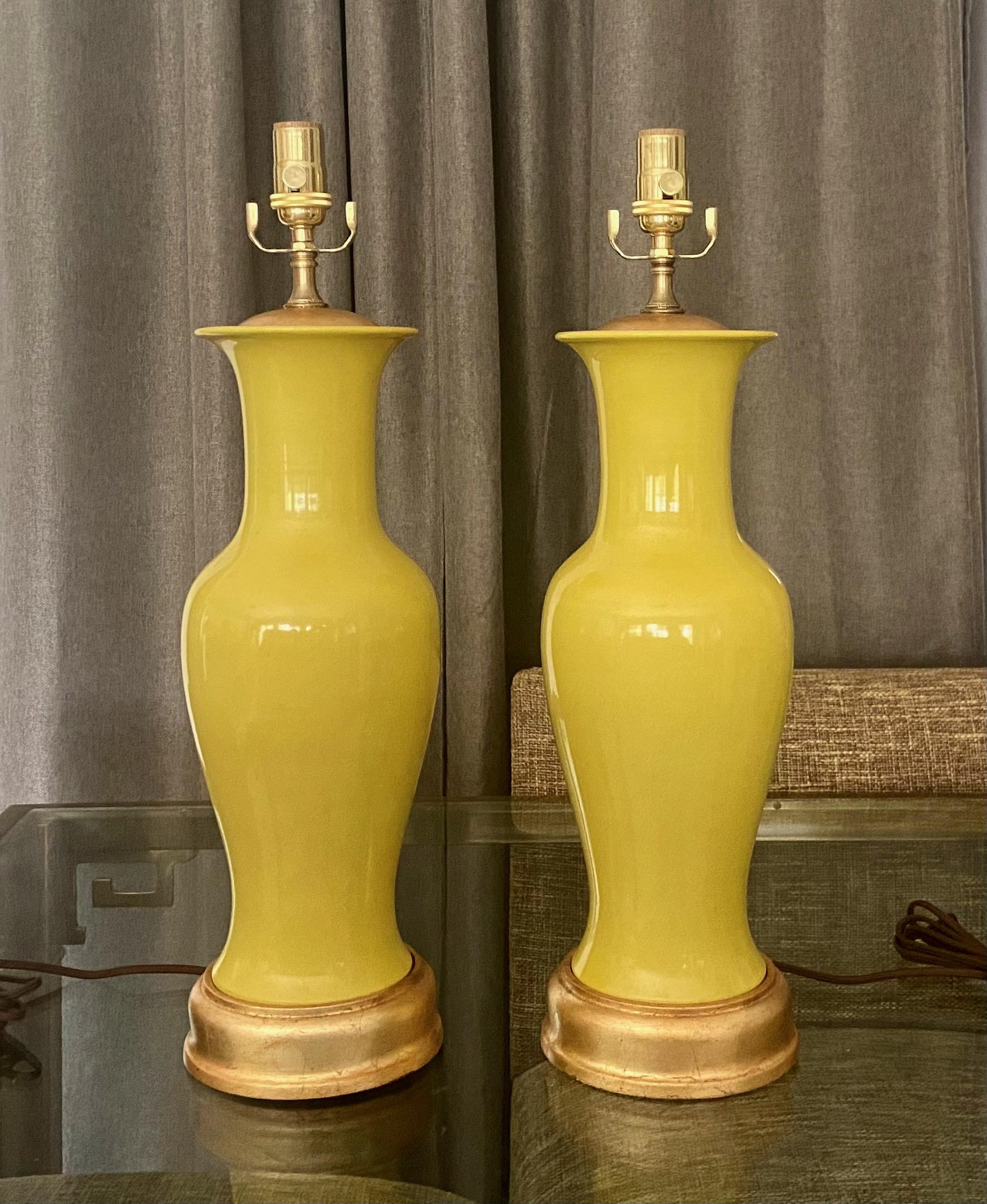 Pair of Japanese Asian Yellow Porcelain Table Lamps For Sale 14