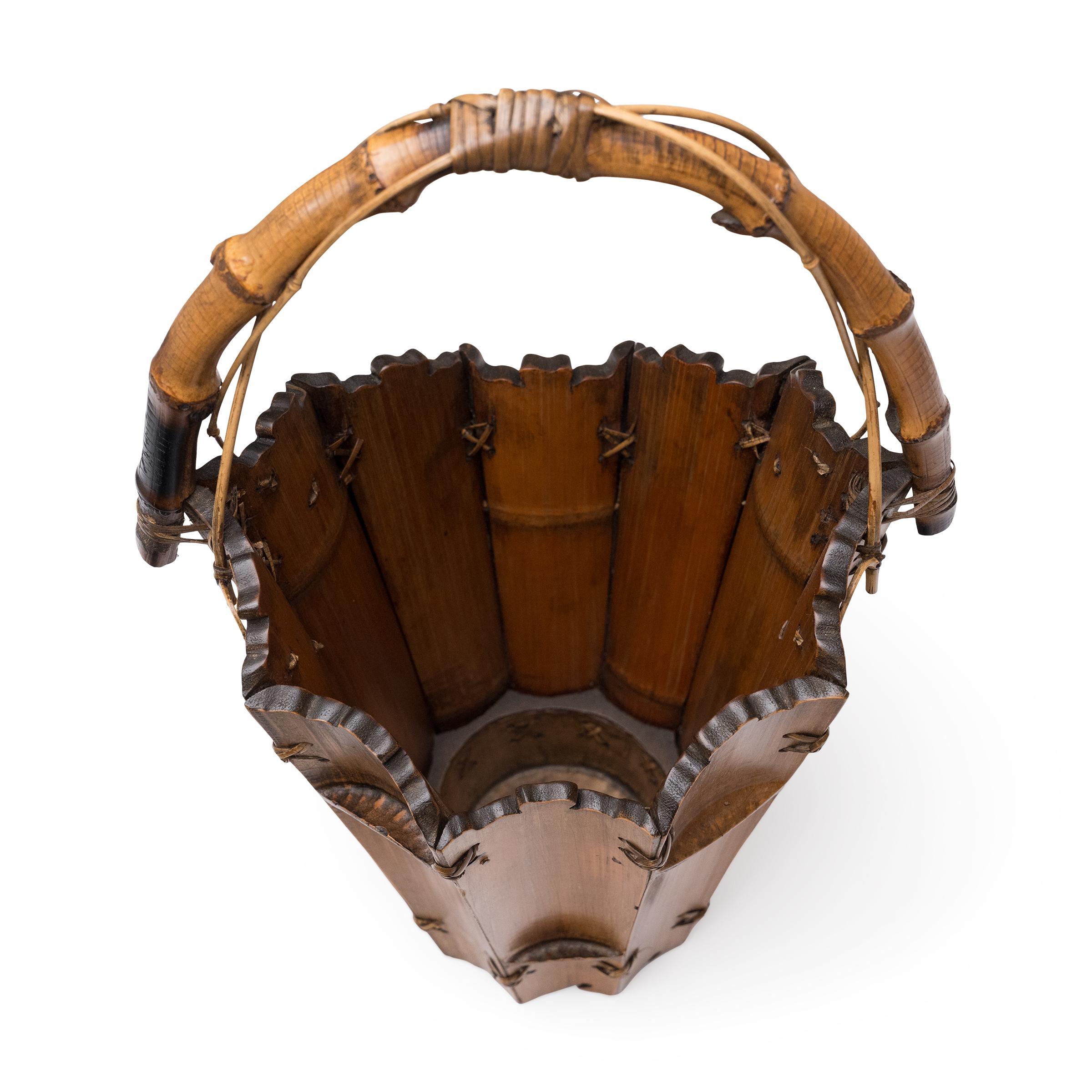 Paire de paniers à fleurs japonais en bambou, c. C. 1920 Bon état - En vente à Chicago, IL