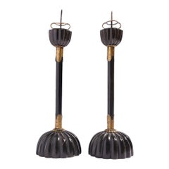 Coppia di bastoni da altare giapponesi laccati di nero, c.I.C.