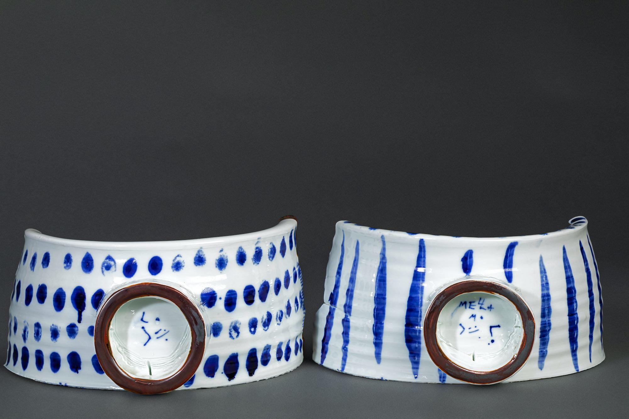 Pair of Japanese Blue and White Abstract Form Dishes by Nakashima Katsunori For Sale 5
