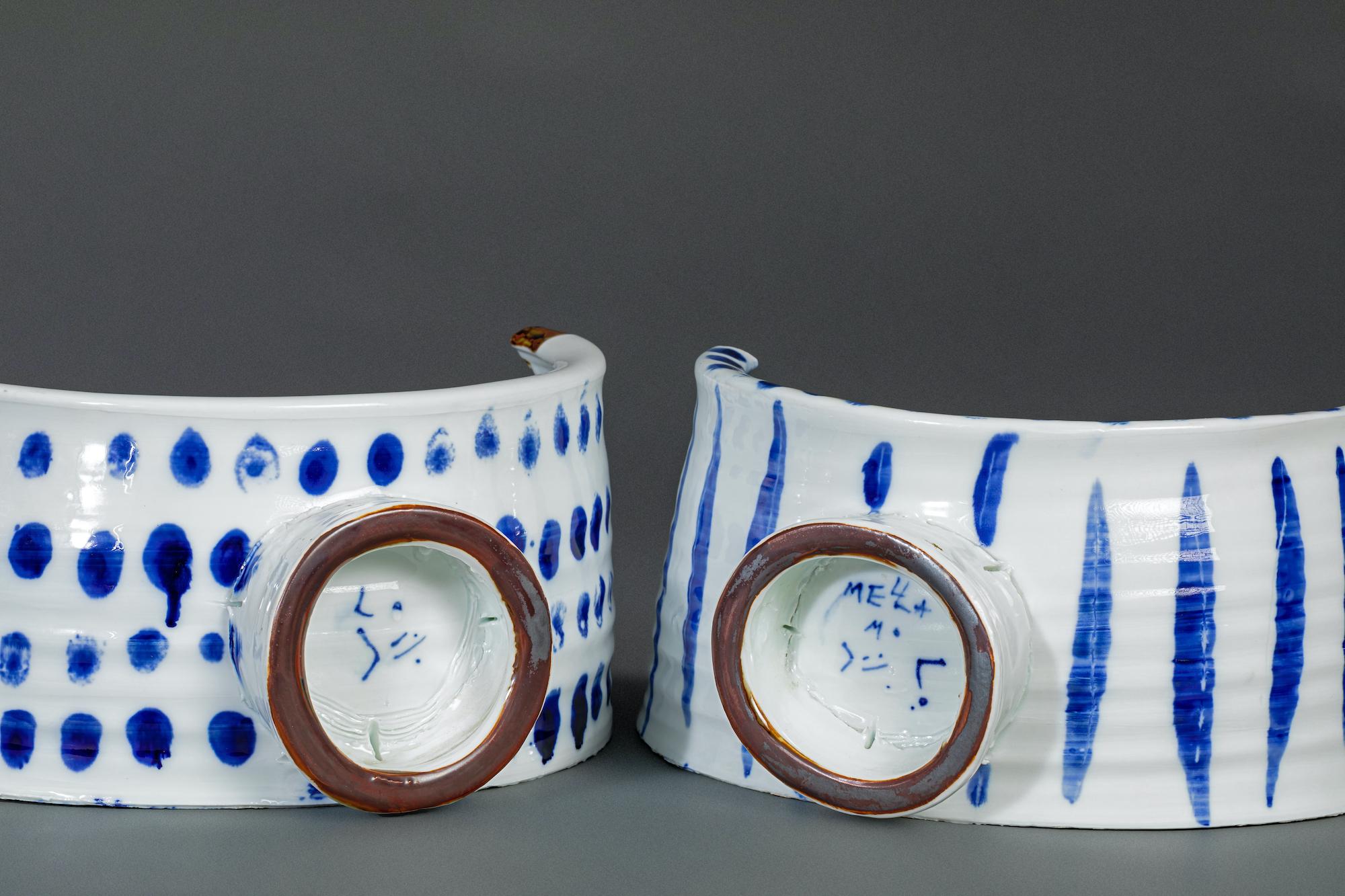 Pair of Japanese Blue and White Abstract Form Dishes by Nakashima Katsunori For Sale 5