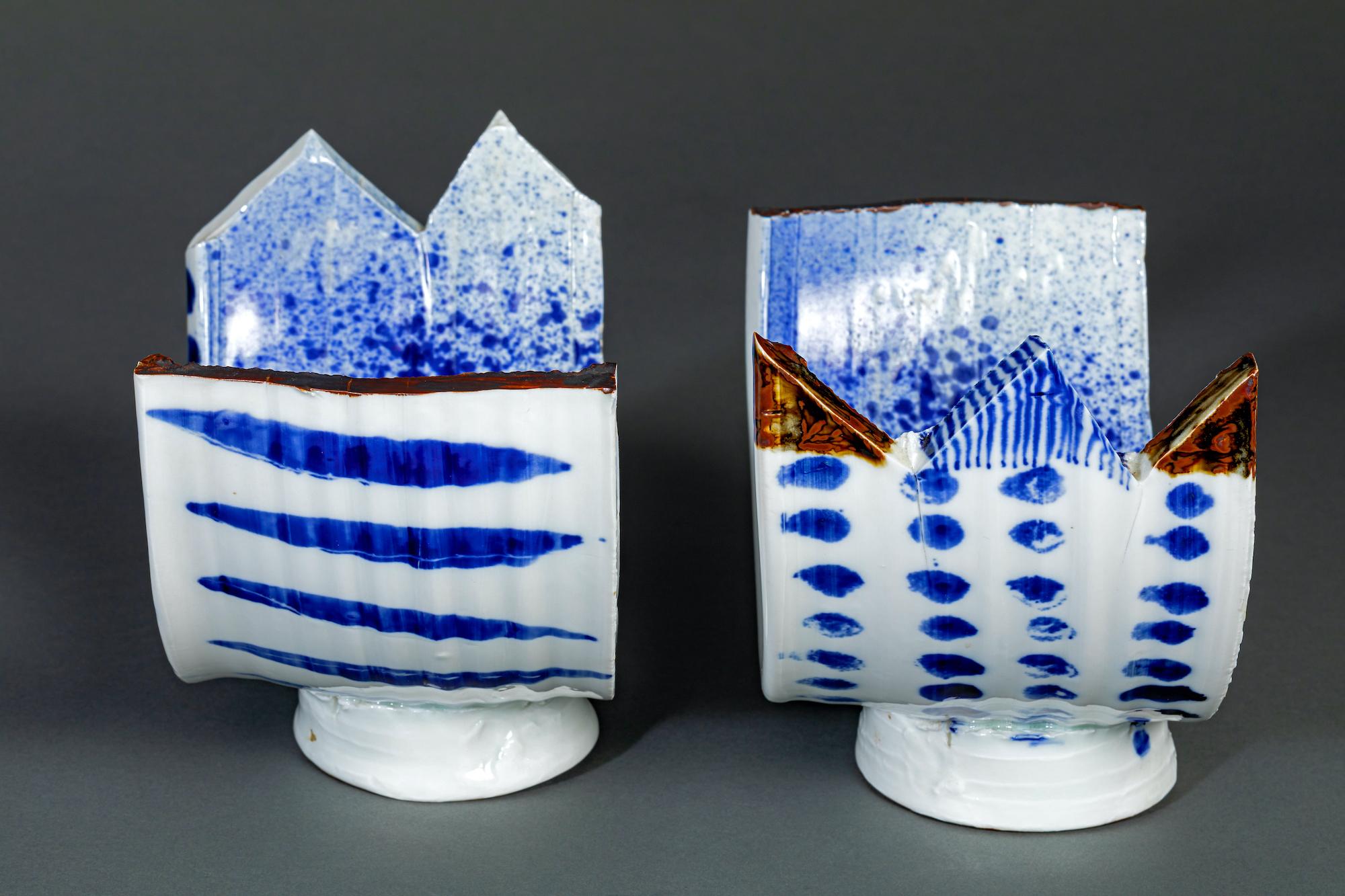 Ceramic Pair of Japanese Blue and White Abstract Form Dishes by Nakashima Katsunori For Sale