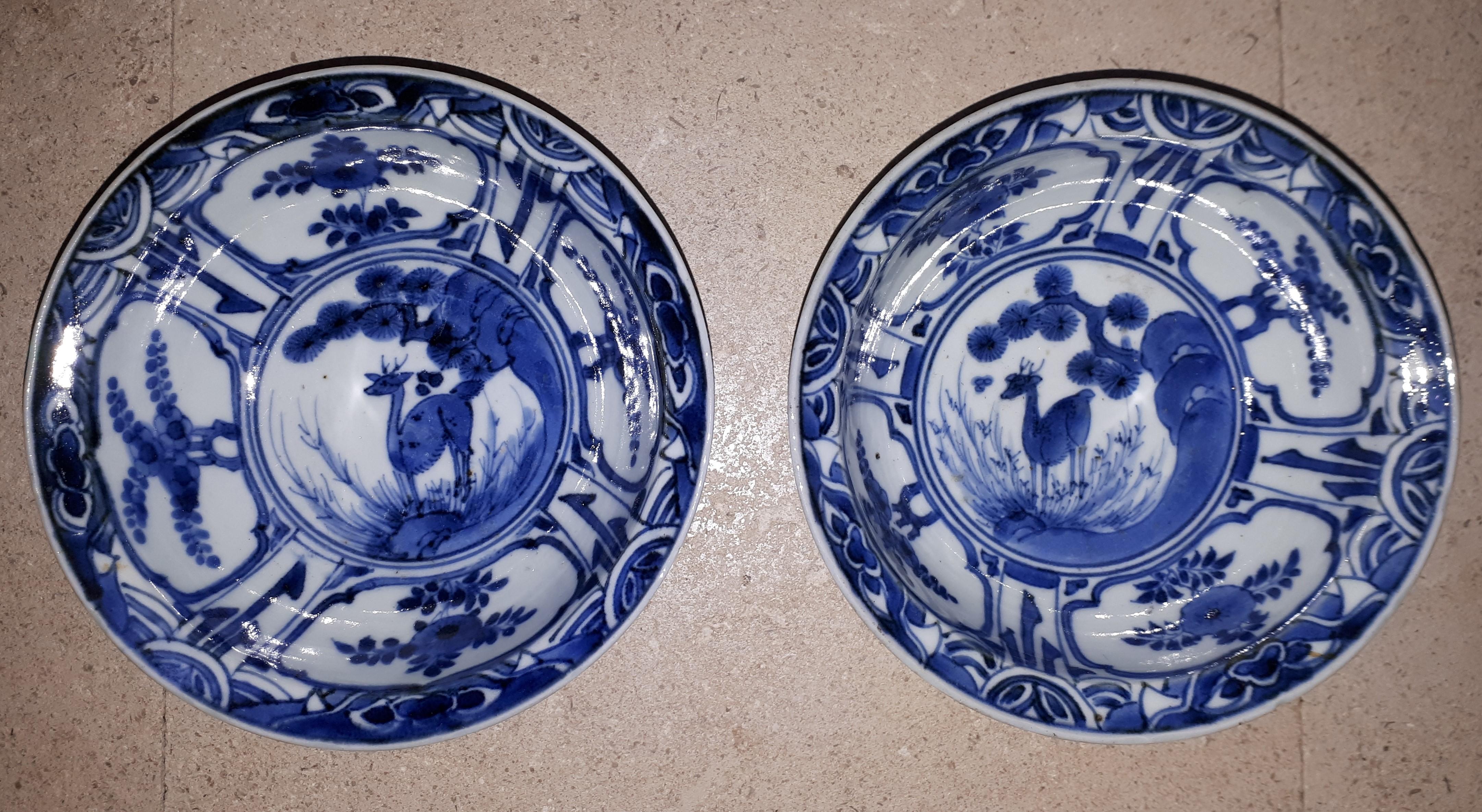Pair of Arita porcelain soup plates with flared rim, slightly lobed, with blue decoration under the cover of a deer under a pine tree.
Superb enamel quality, beautiful shine !
Japan, late 17th century.