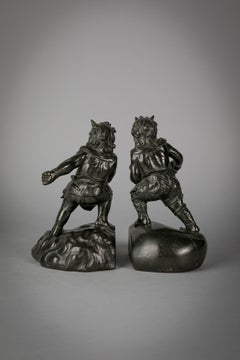Pareja de sujetalibros japoneses de bronce, hacia 1880