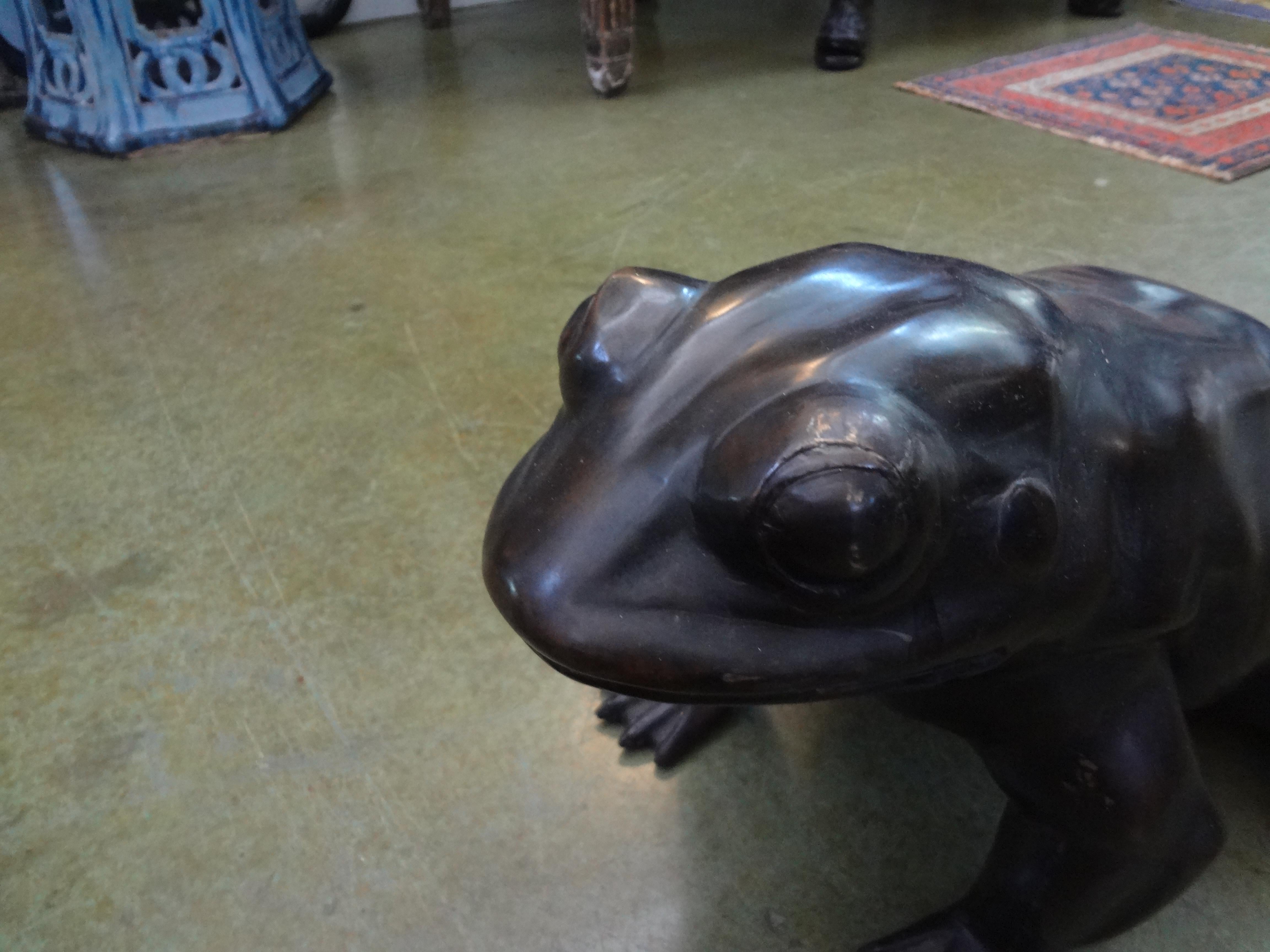 Mid-20th Century Pair Of Japanese Bronze Frog Sculptures For Sale