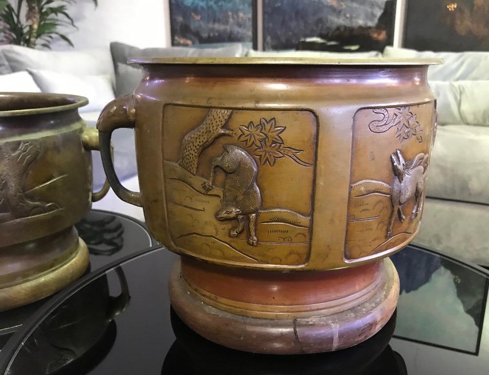 Pair of Japanese Bronze Planters with Animal Deer Crane Forest Decoration Motif In Good Condition In Studio City, CA