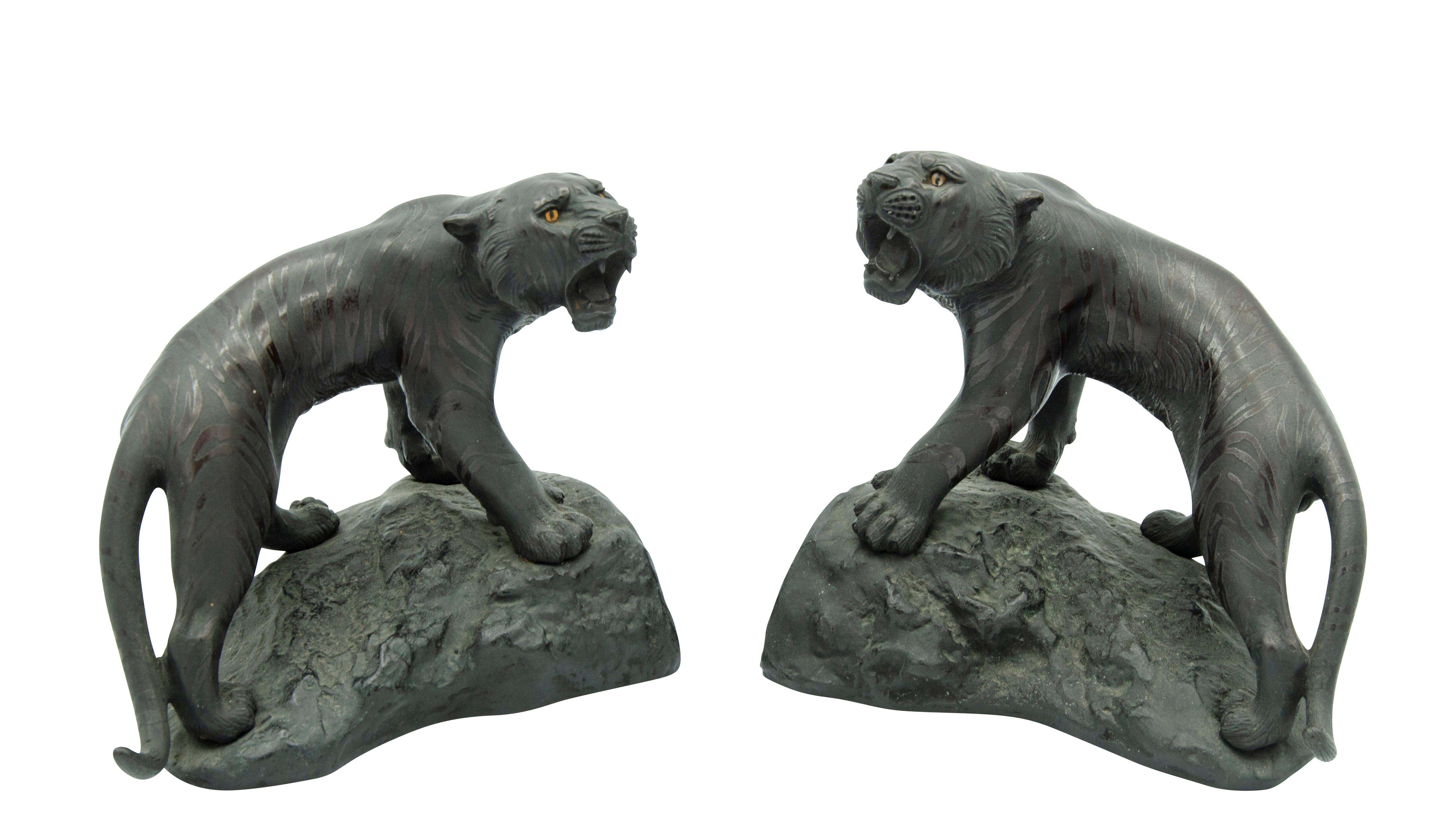 Pair of Japanese Bronze Tiger Bookends In Good Condition In Essex, MA