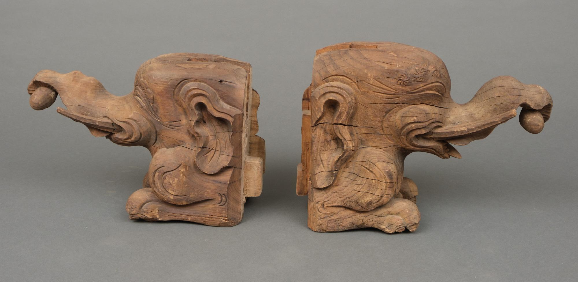 Pair of Japanese Carved Wooden Temple Ornaments 木鼻 'Kibana' Shaped like Baku 獏 For Sale 7