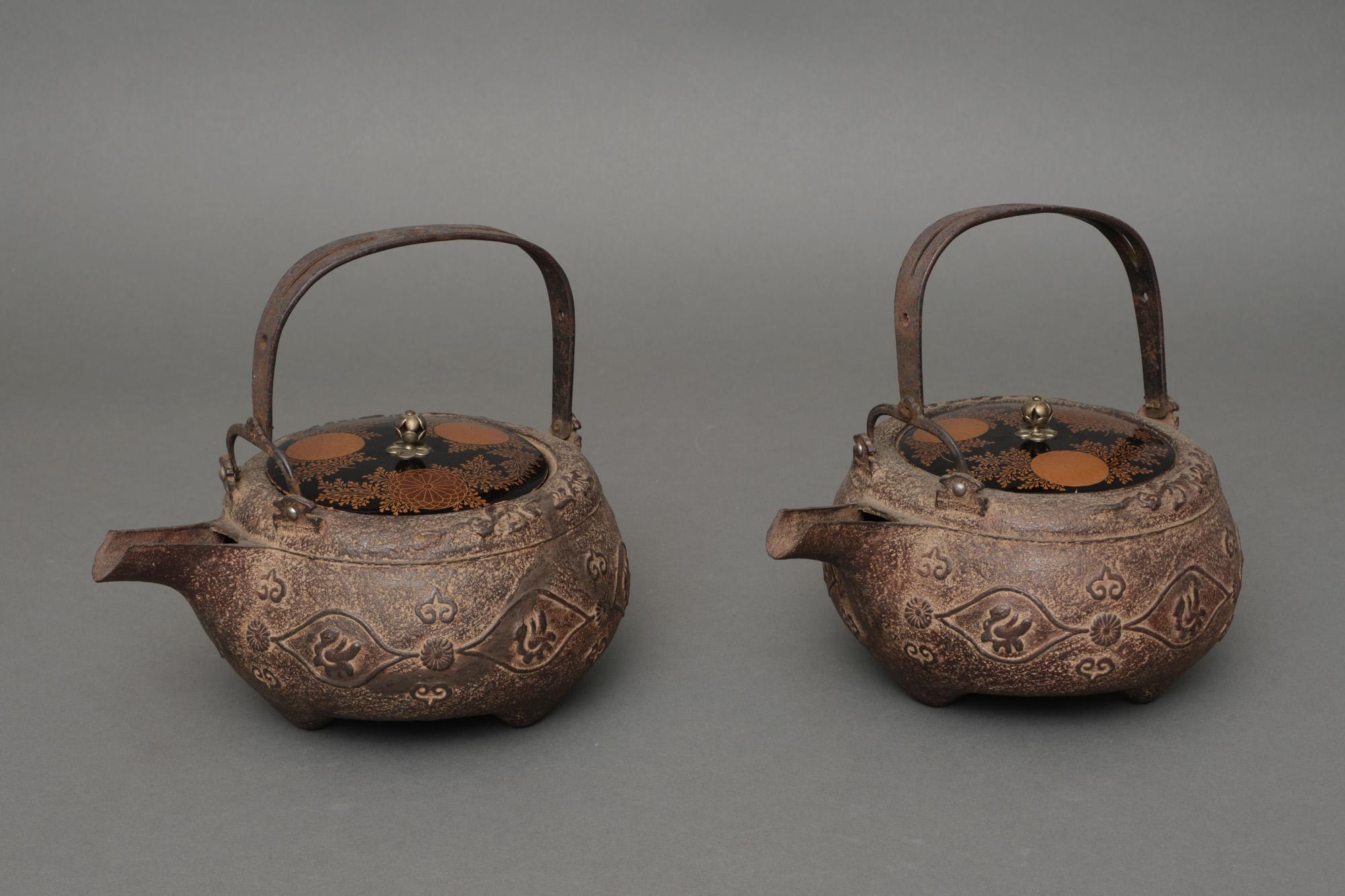 antique cast iron kettles for sale