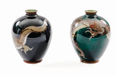 Coppia di vasi di draghi cloisonné giapponesi attribuiti a Honda Yasaburo