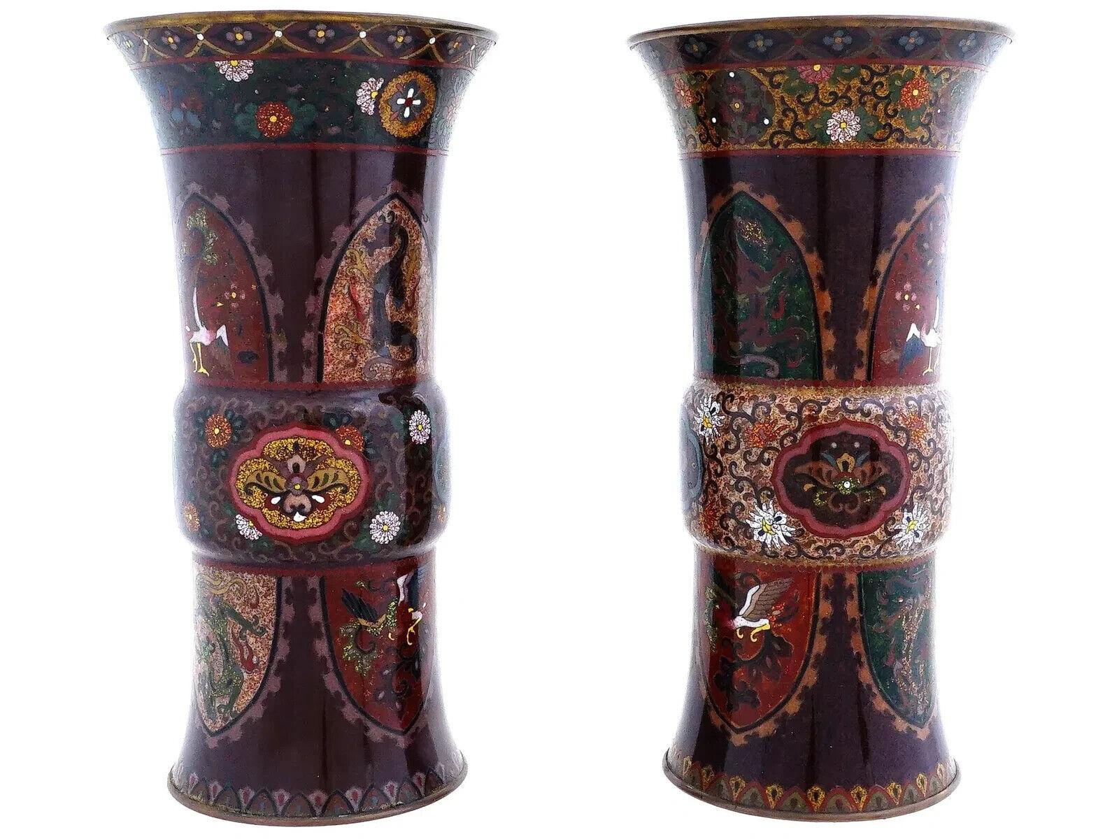 Paar japanische Trompetenvasen aus Cloisonné-Emaille mit Drachen, Honda zugeschrieben Honda (Meiji-Periode) im Angebot