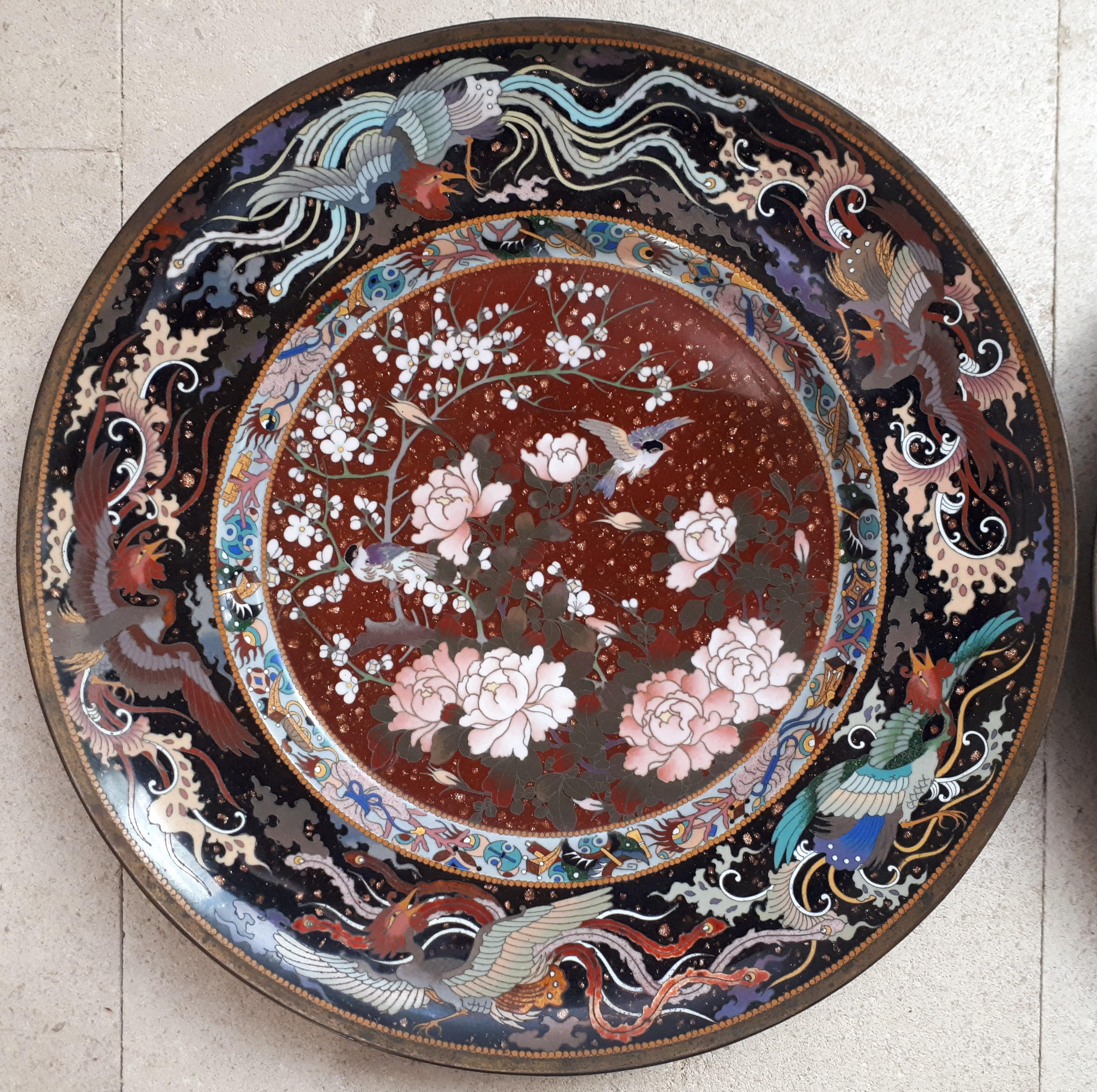 Cloissoné Pair Of Japanese Dishes In Cloisonne Enamels, Japan Meiji Era