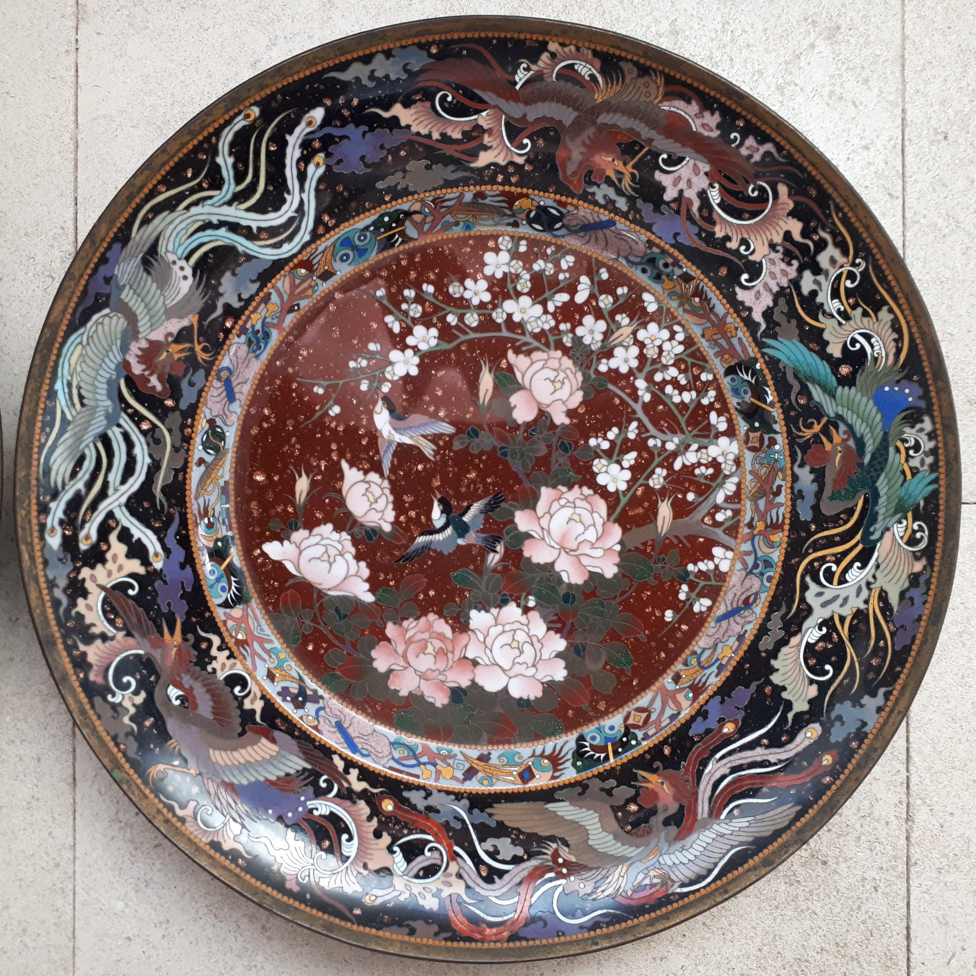 Pair Of Japanese Dishes In Cloisonne Enamels, Japan Meiji Era In Good Condition In Saverne, Grand Est