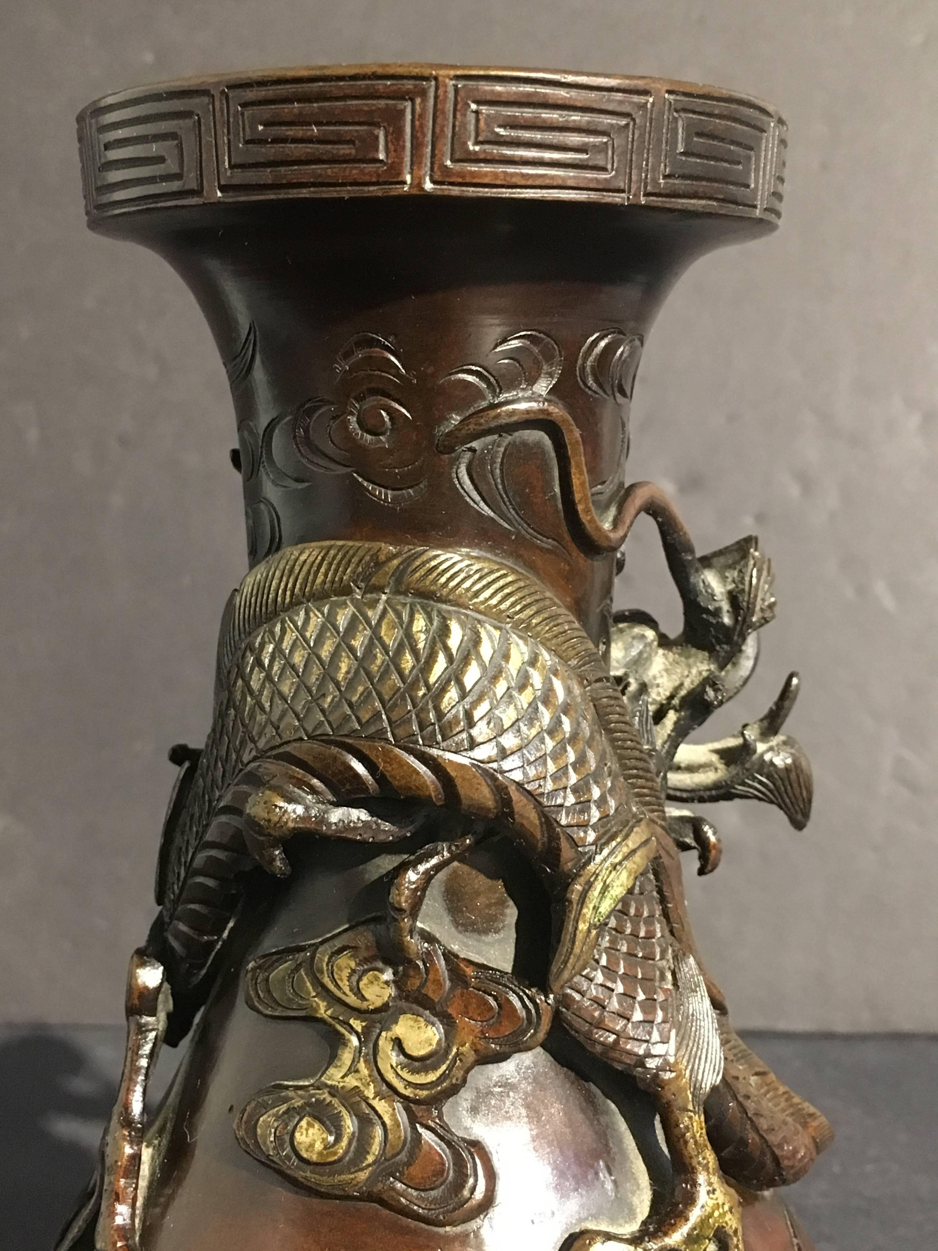 Pair of Japanese Edo Period Parcel-Gilt Bronze Dragon Vases, Early 19th Century For Sale 7