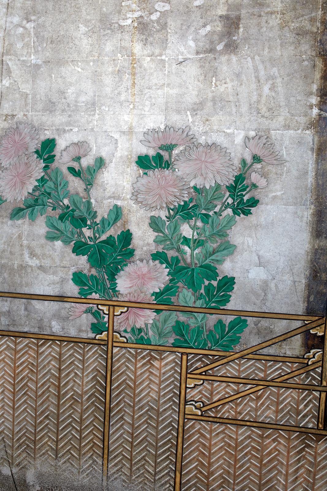 Pair of Six Panel Japanese Edo Screens Chrysanthemums Along Fence For Sale 4