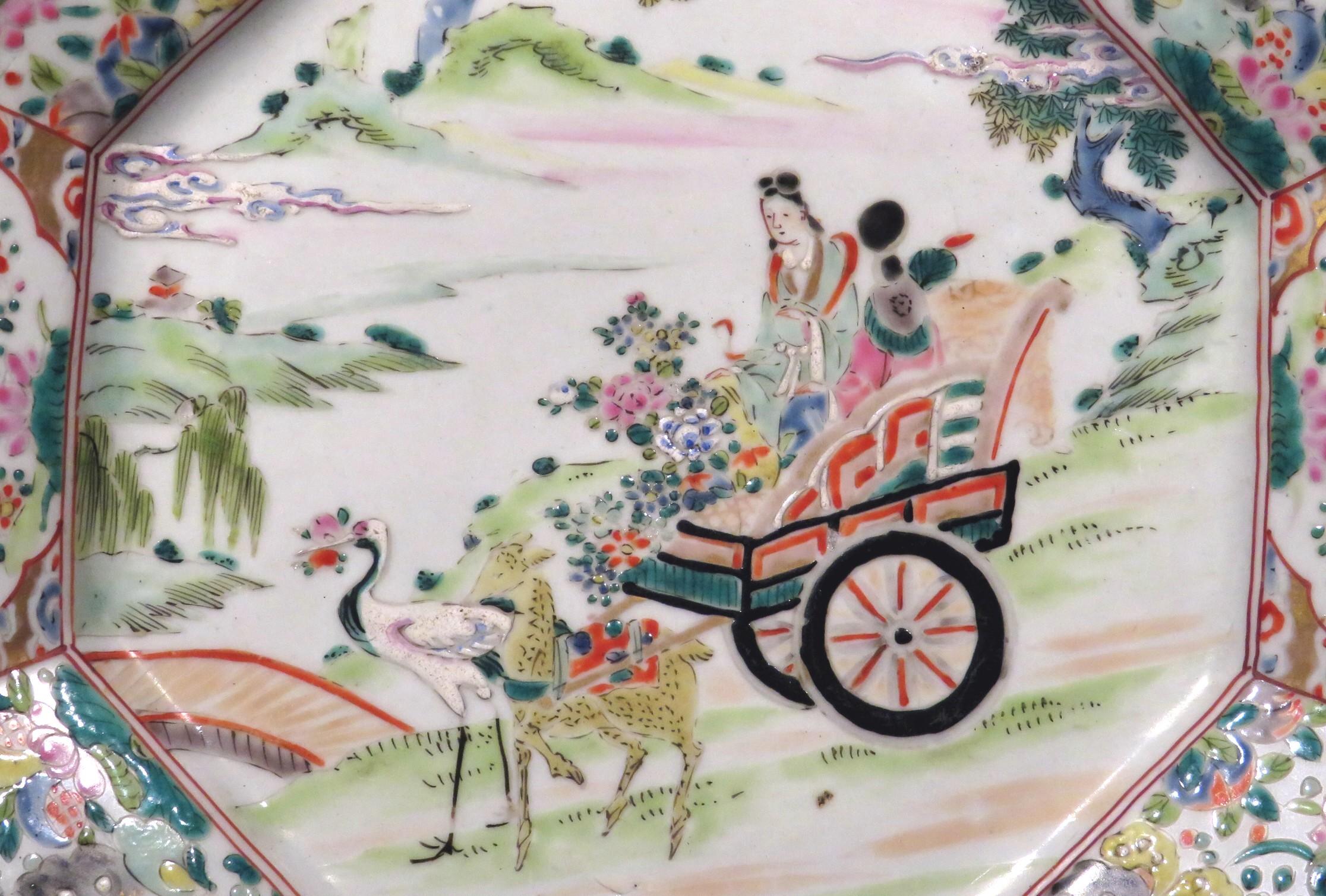 Paire d'assiettes de cabinet japonaises du 19ème siècle en porcelaine émaillée à la main Bon état - En vente à Ottawa, Ontario