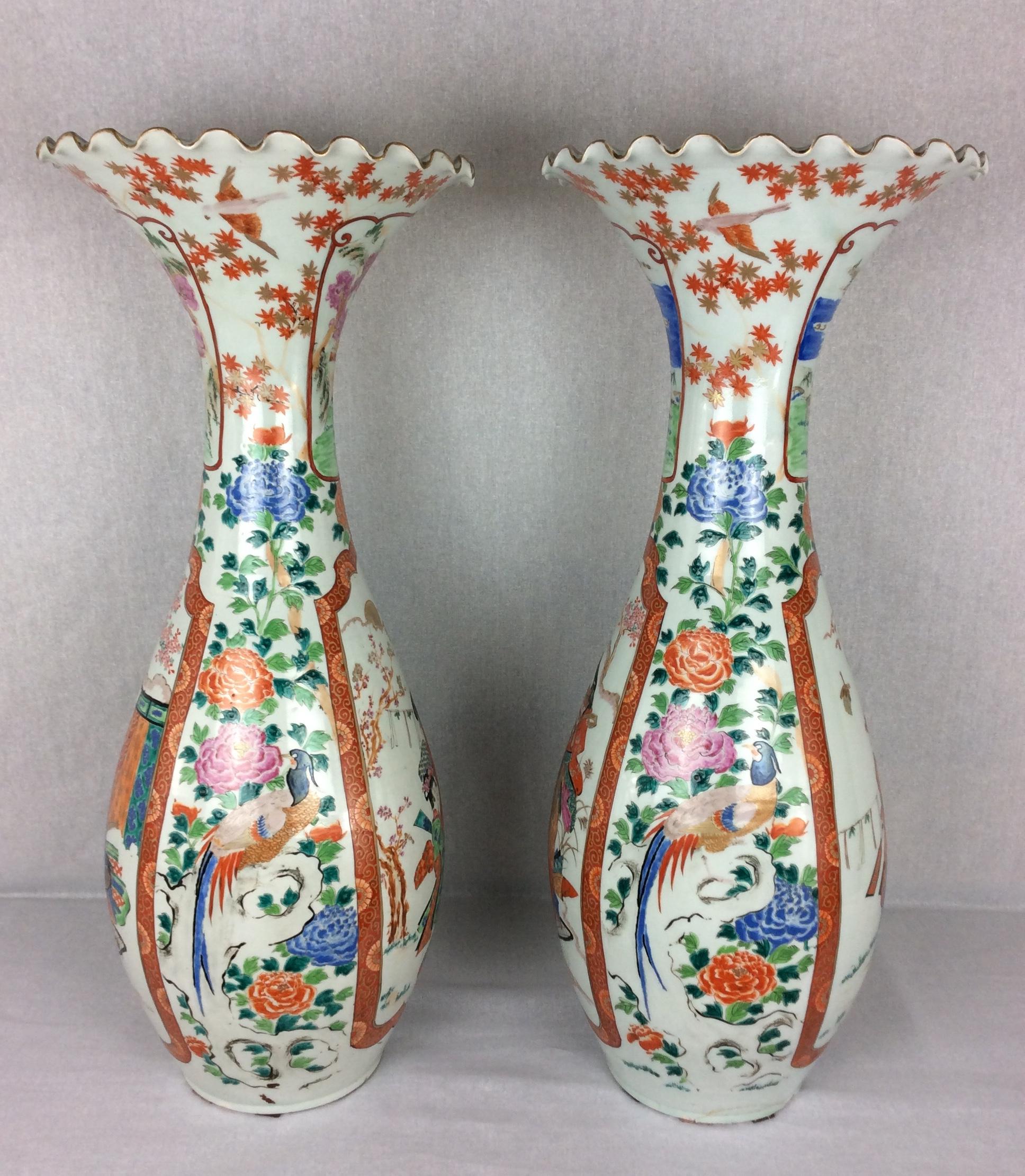 Early 20th Century Large Pair of Japanese Imari Porcelain Floriform Trumpet Floor Vases, circa 1900 For Sale