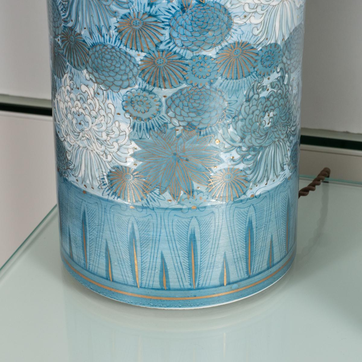 Paire de lampes de table japonaises en céramique à motifs de fleurs en vente 4
