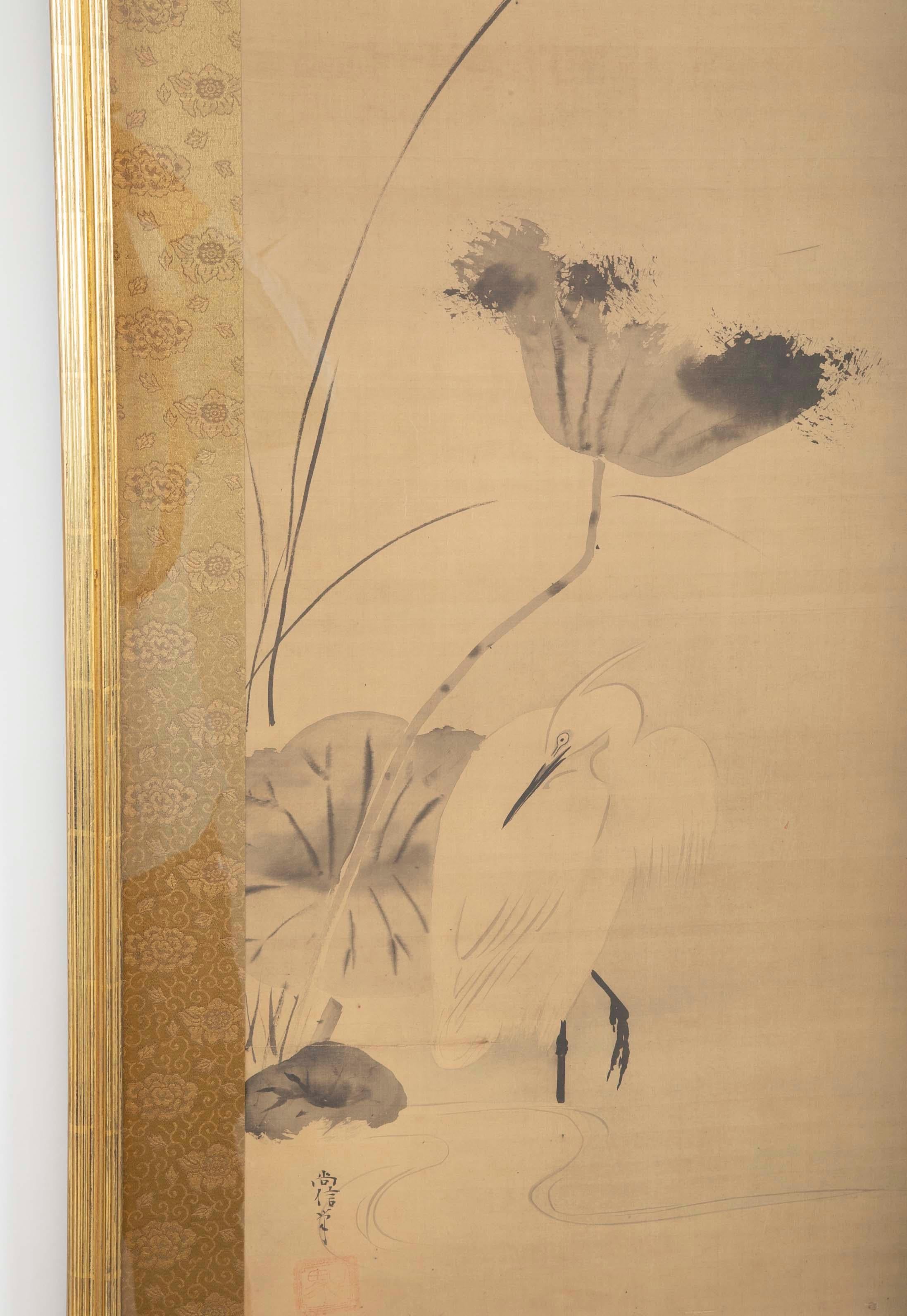 Paire de volutes japonaises encadrées avec décoration de lotus, d'héron blanc et de canard en vente 5