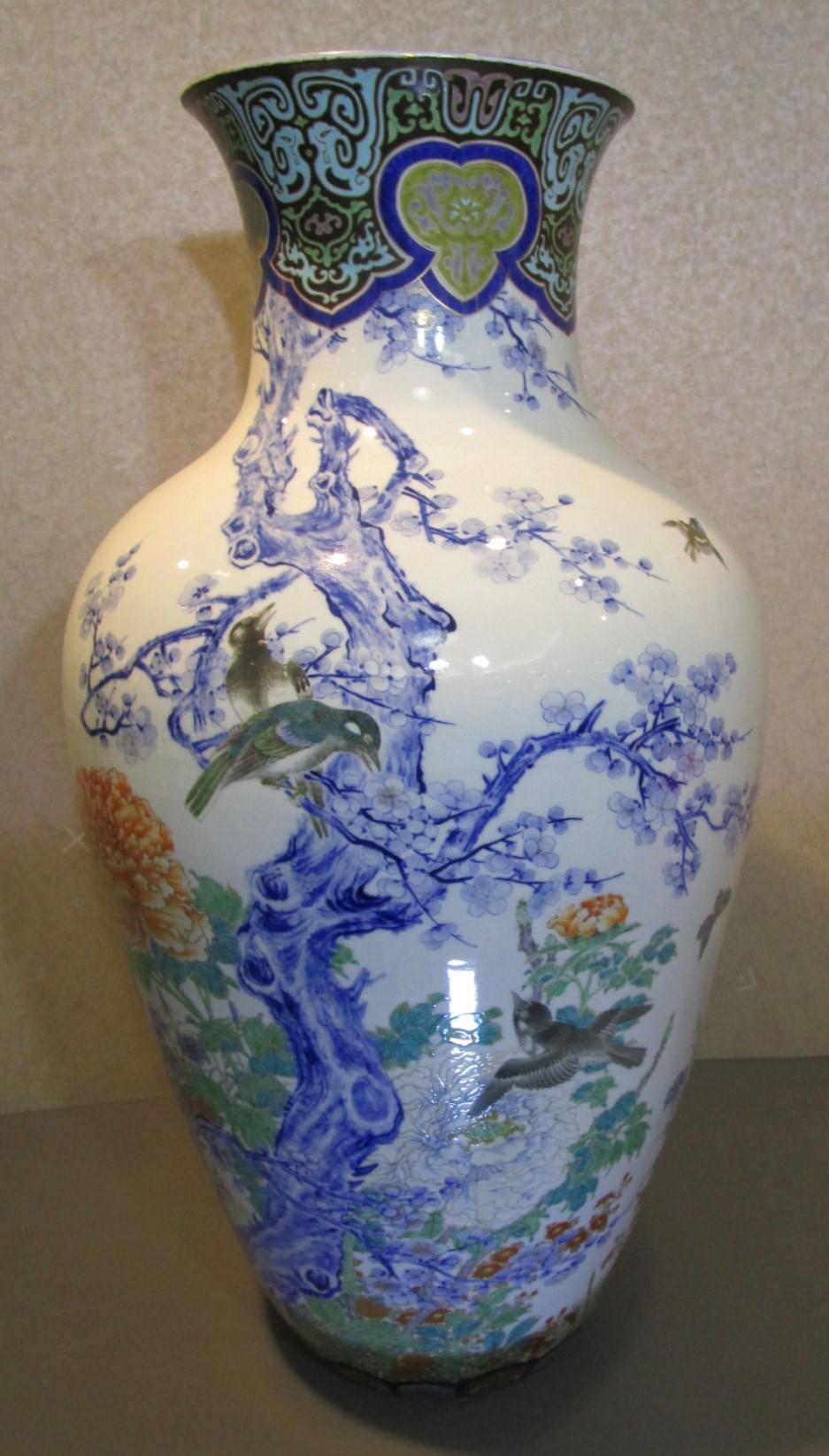 Gold Pair of Japanese Fukagawa Koransha Blue Porcelain Vases, circa 1880