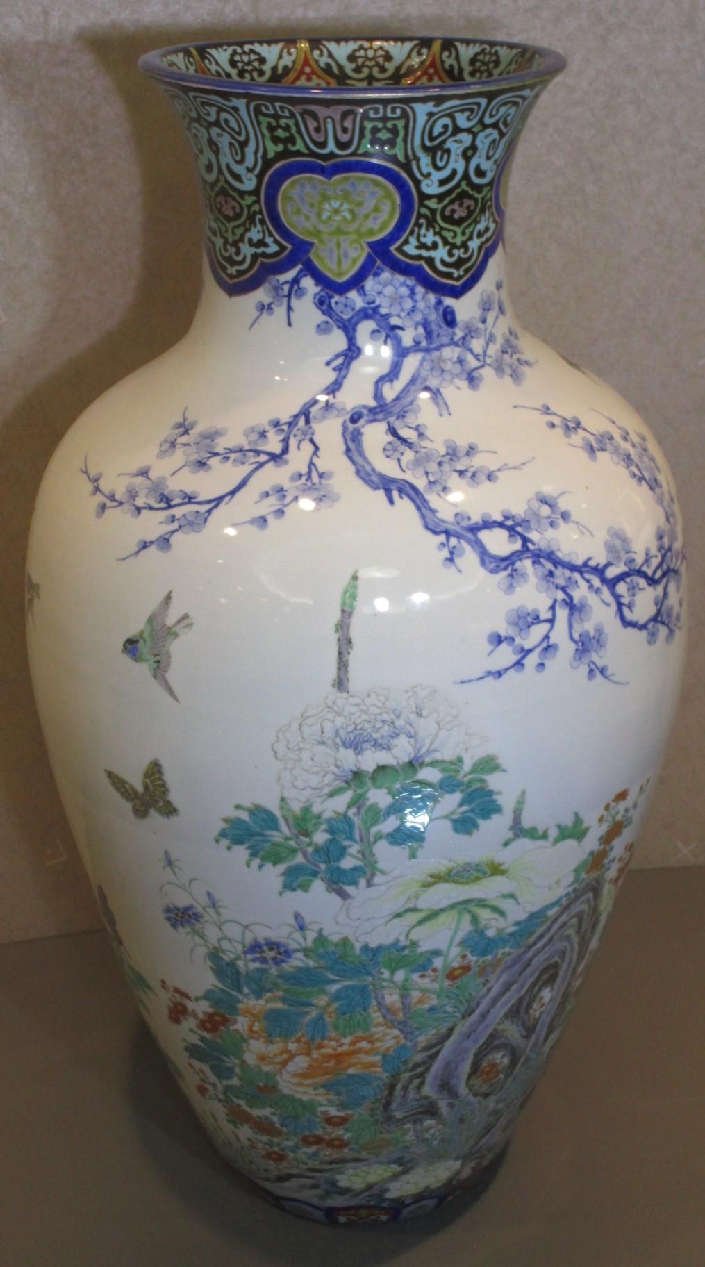 Meiji Pair of Japanese Fukagawa Koransha Blue Porcelain Vases, circa 1880