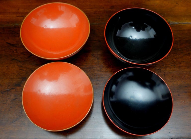 Pair of Japanese Gilt Lidded Rice Lacquer Bowls For Sale at 1stDibs