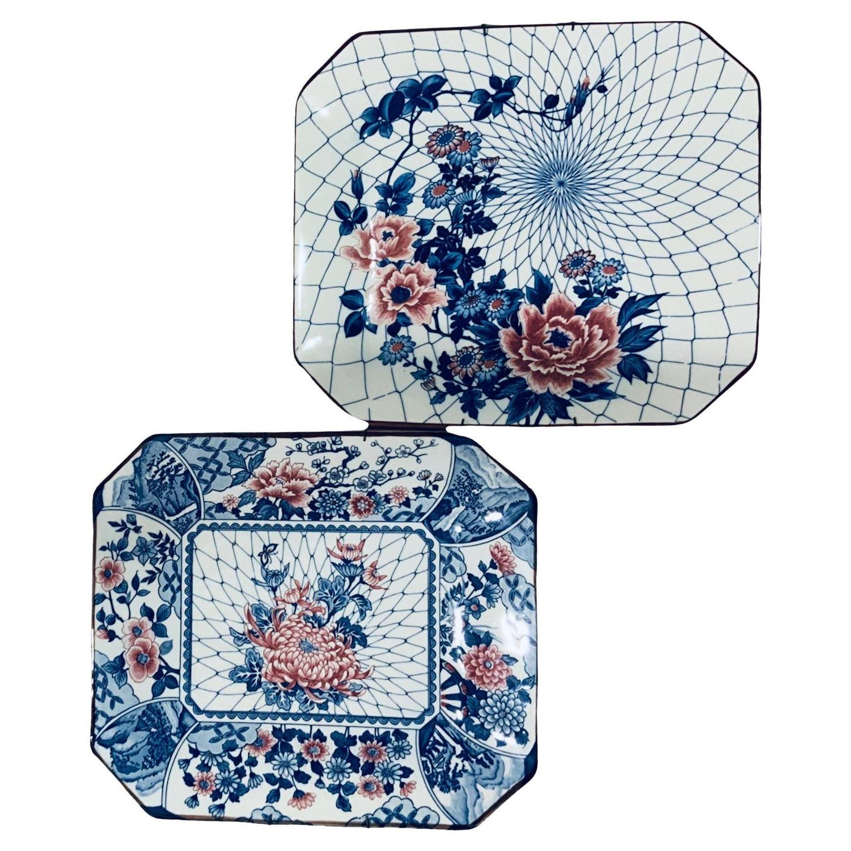 Paire d'assiettes murales japonaises en porcelaine MCI peintes à la main