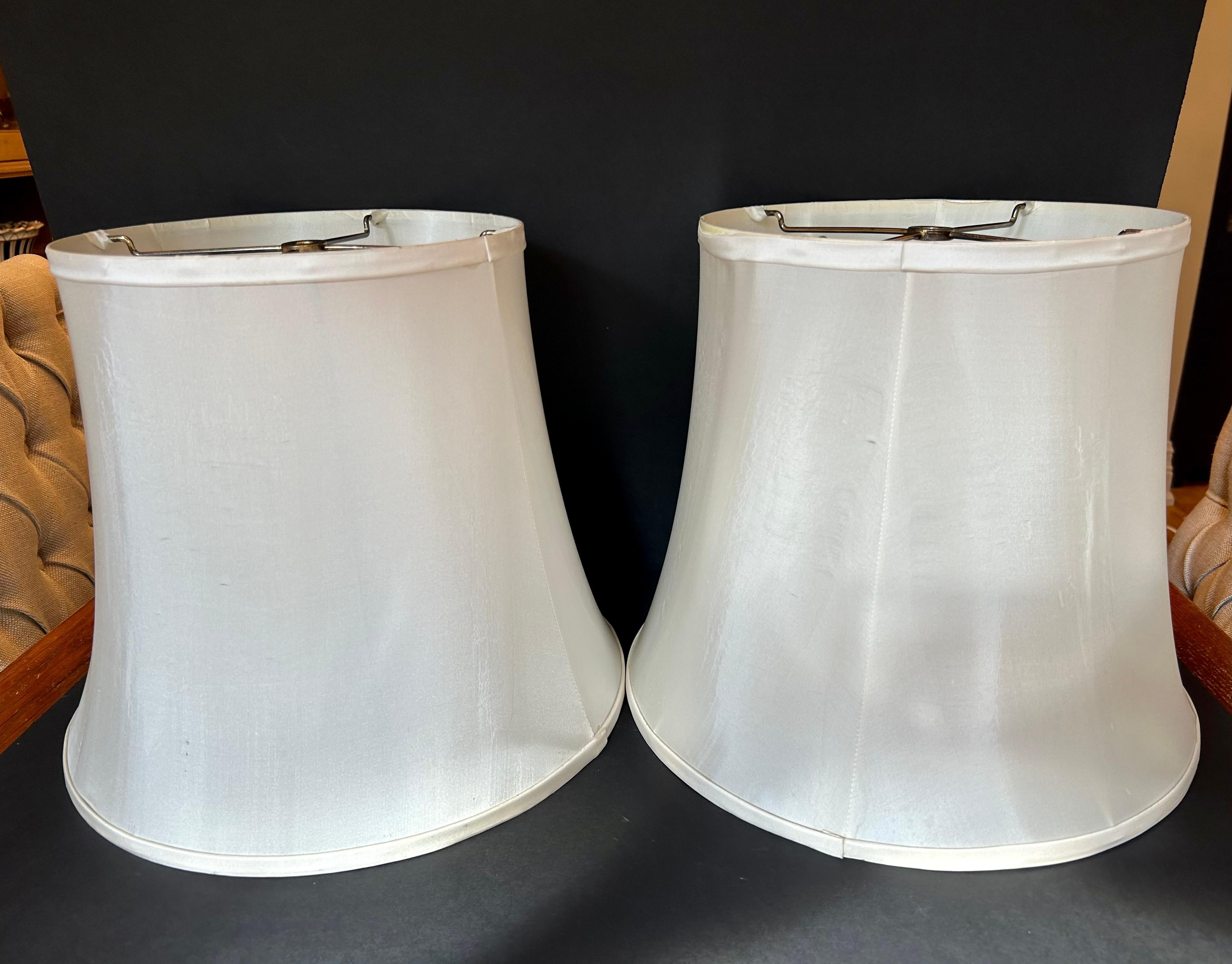 Pair of Japanese Hand Painted Porcelain Lamps 8
