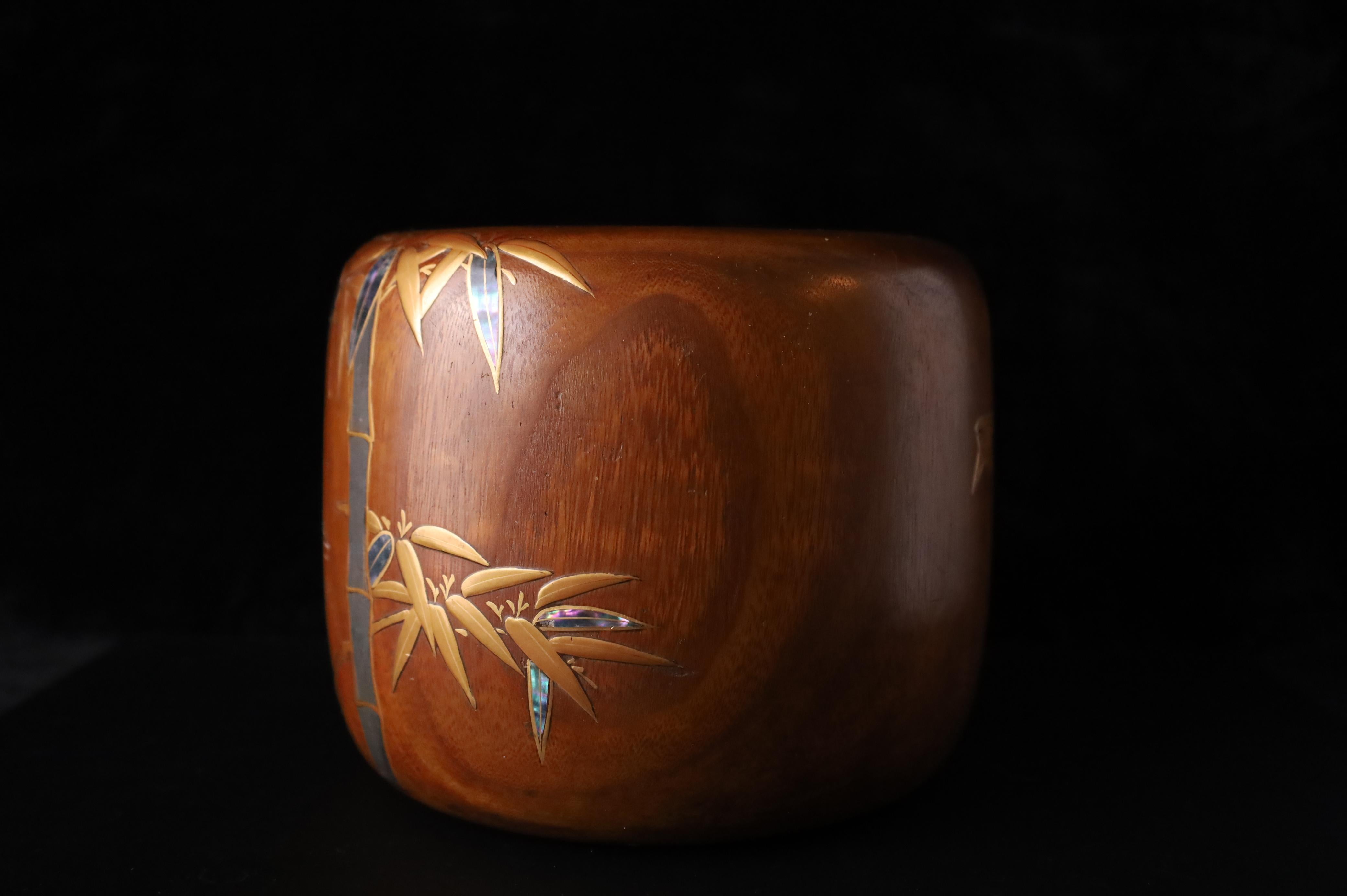 Bois Paire de Hibachi japonais avec motif de bambou incrusté en vente