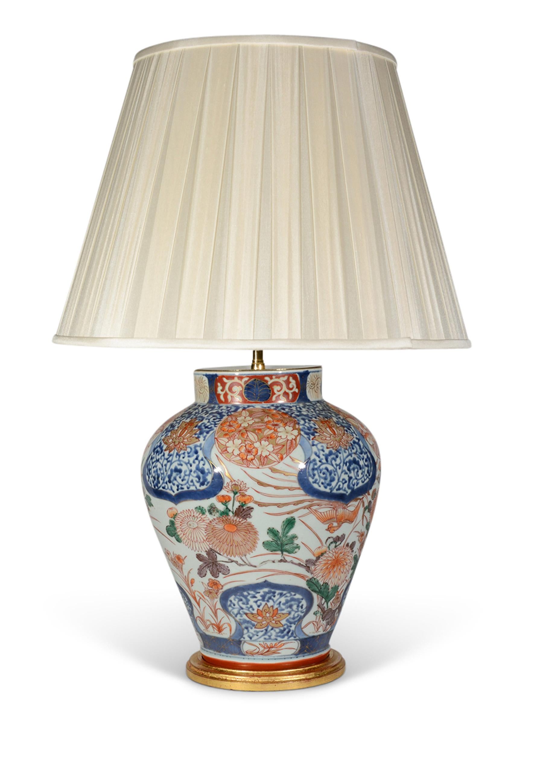 Glazed Pair of Japanese Imari Blue and Red 18th Century Antique Porcelain Table Lamps For Sale