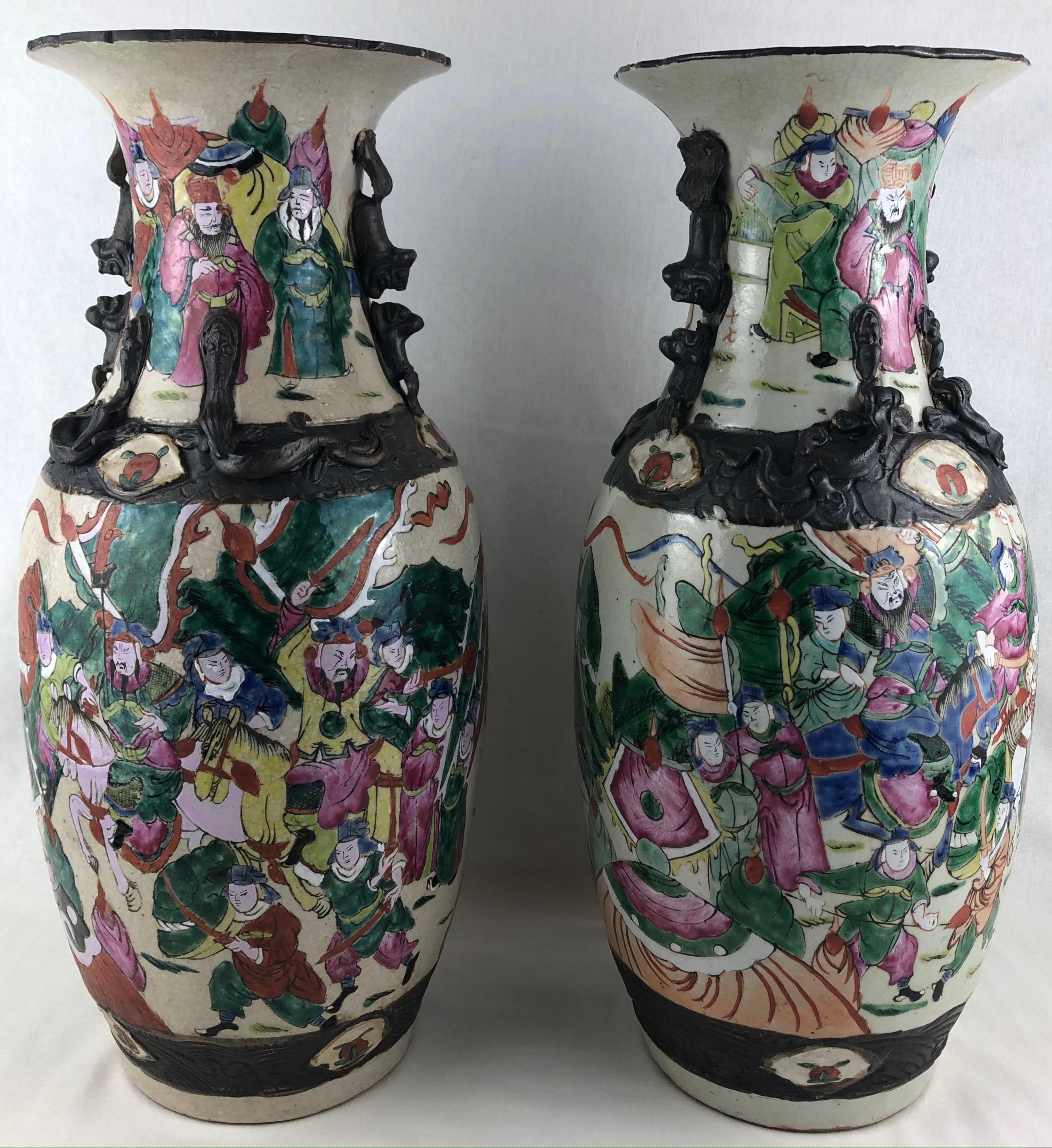 Pair of Japanese Imari Foo Lions Warrior Crackle Ware Vases, Signed For Sale 4