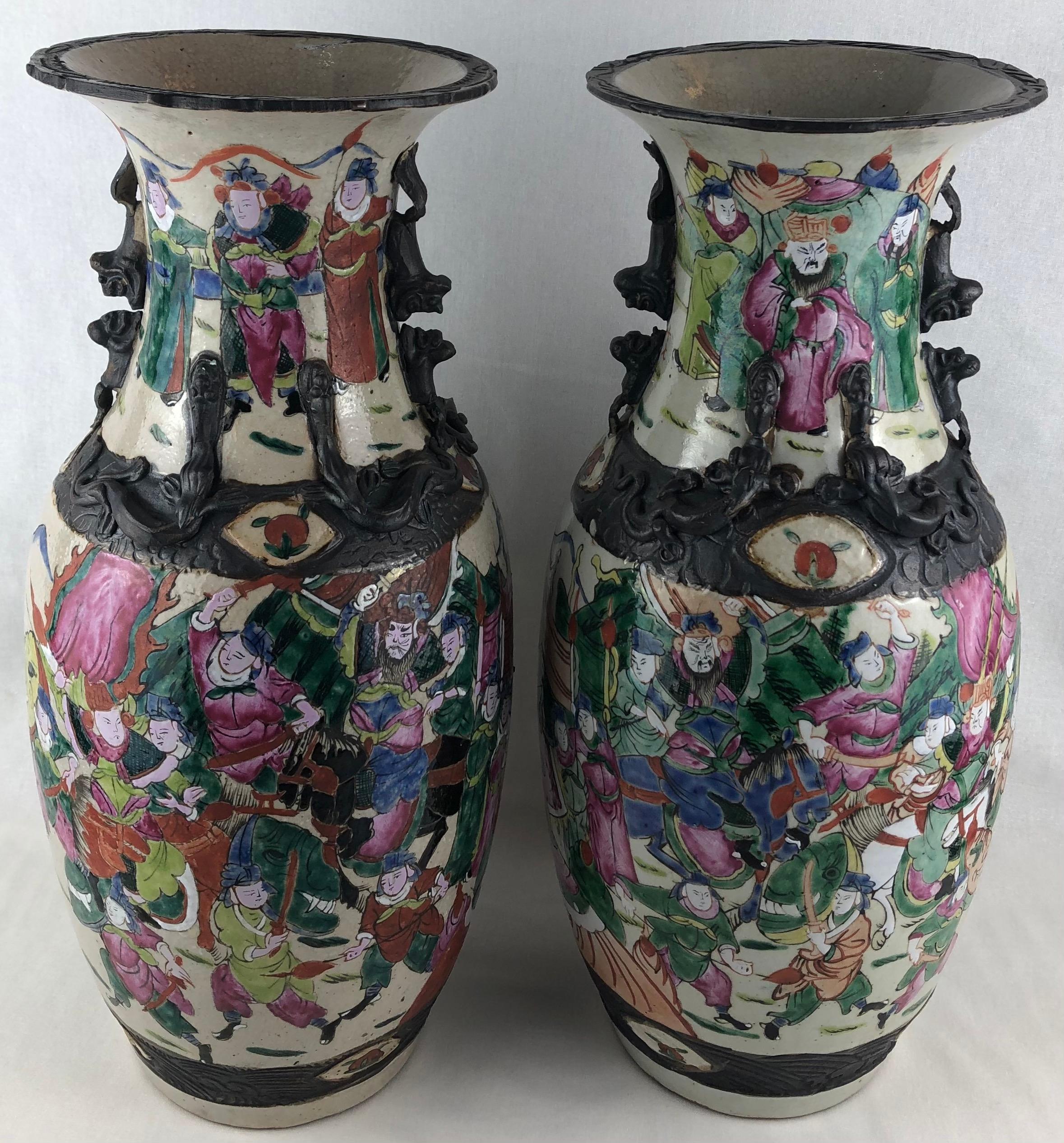 Pair of Japanese Imari Foo Lions Warrior Crackle Ware Vases, Signed For Sale 6