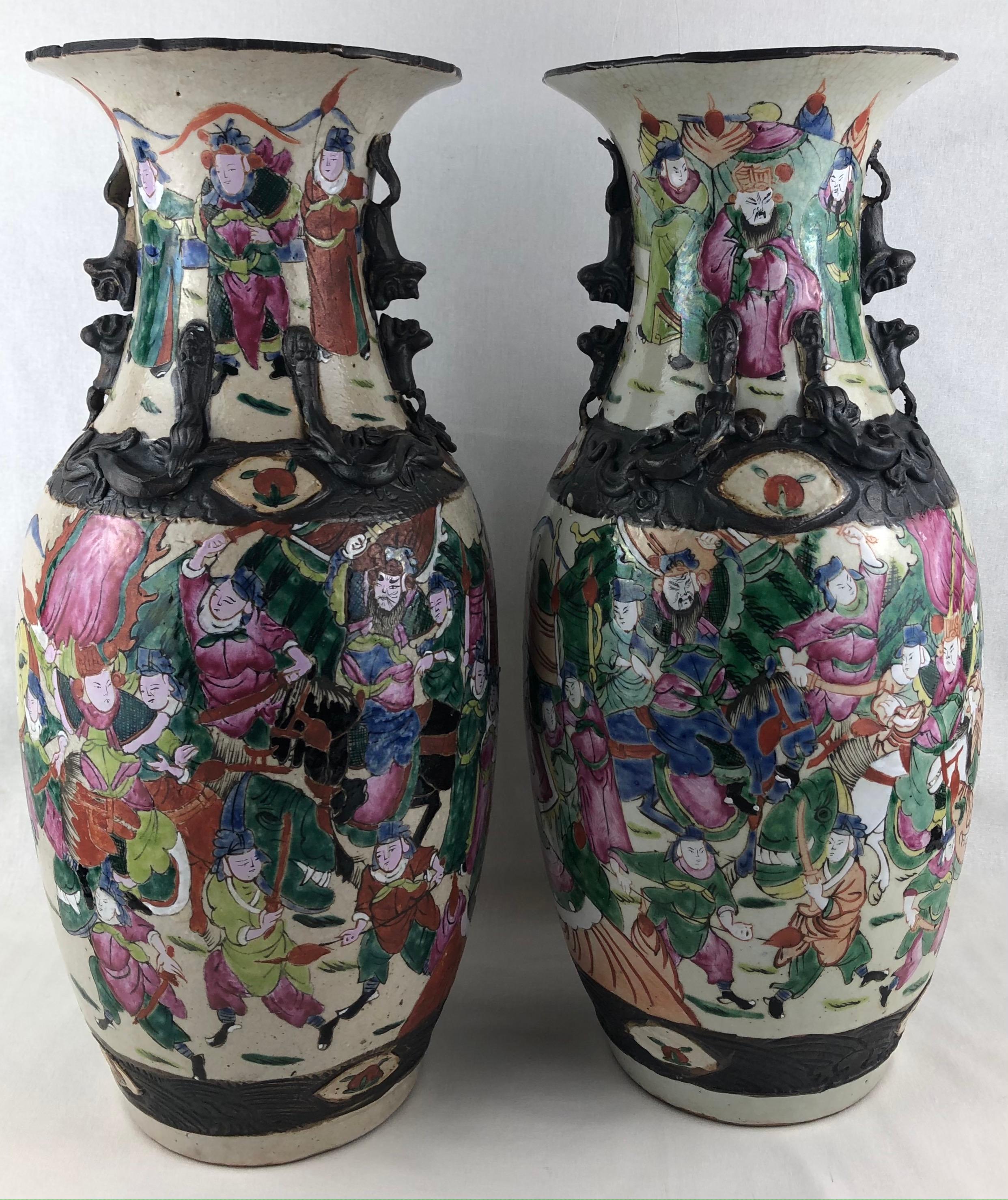 Pair of Japanese Imari Foo Lions Warrior Crackle Ware Vases, Signed In Good Condition For Sale In Miami, FL