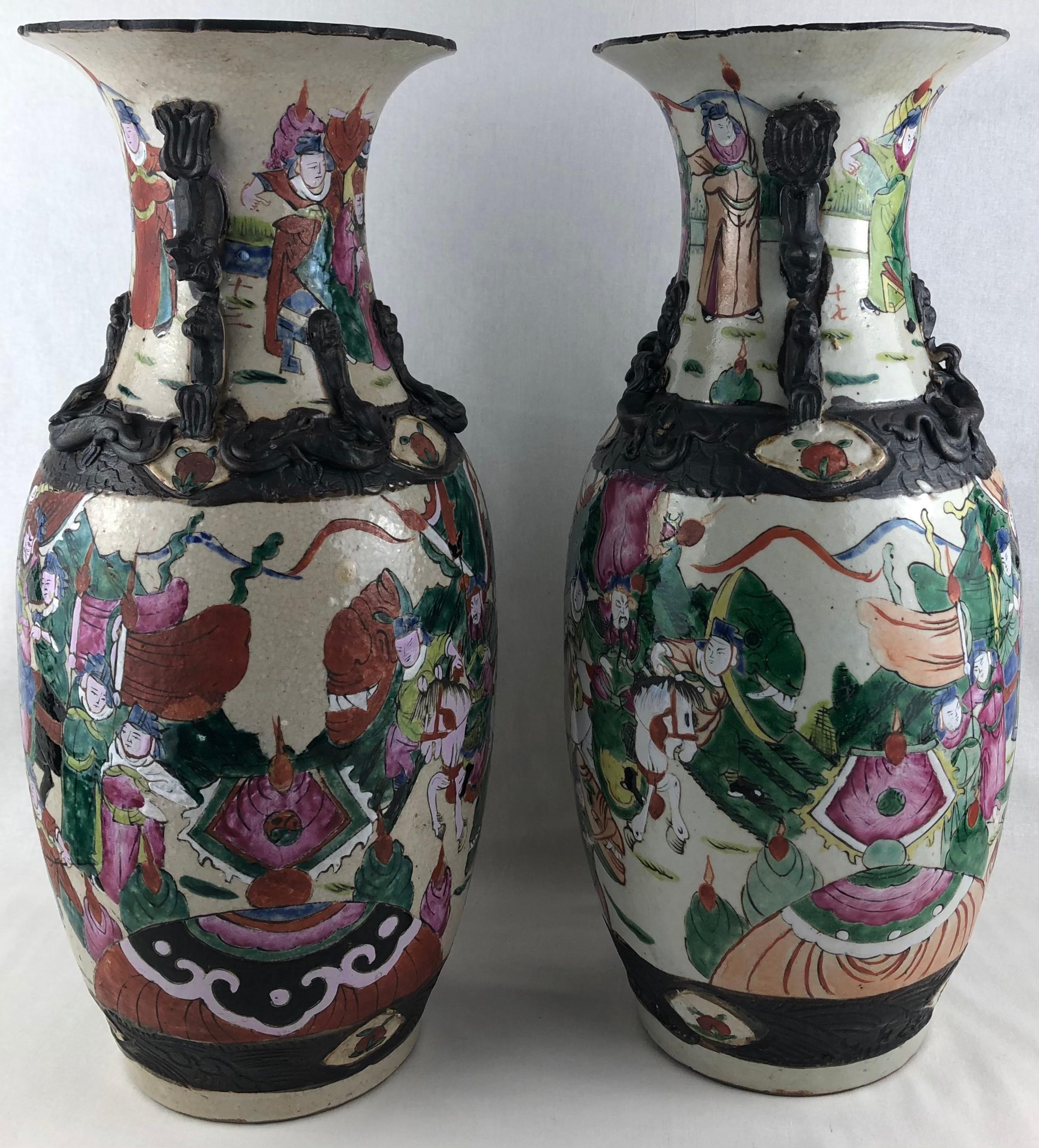 Pair of Japanese Imari Foo Lions Warrior Crackle Ware Vases, Signed For Sale 2