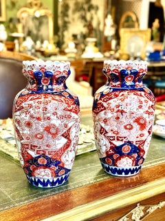 Ein Paar japanische Imari-Porzellanvasen, Ende des 19. Jahrhunderts